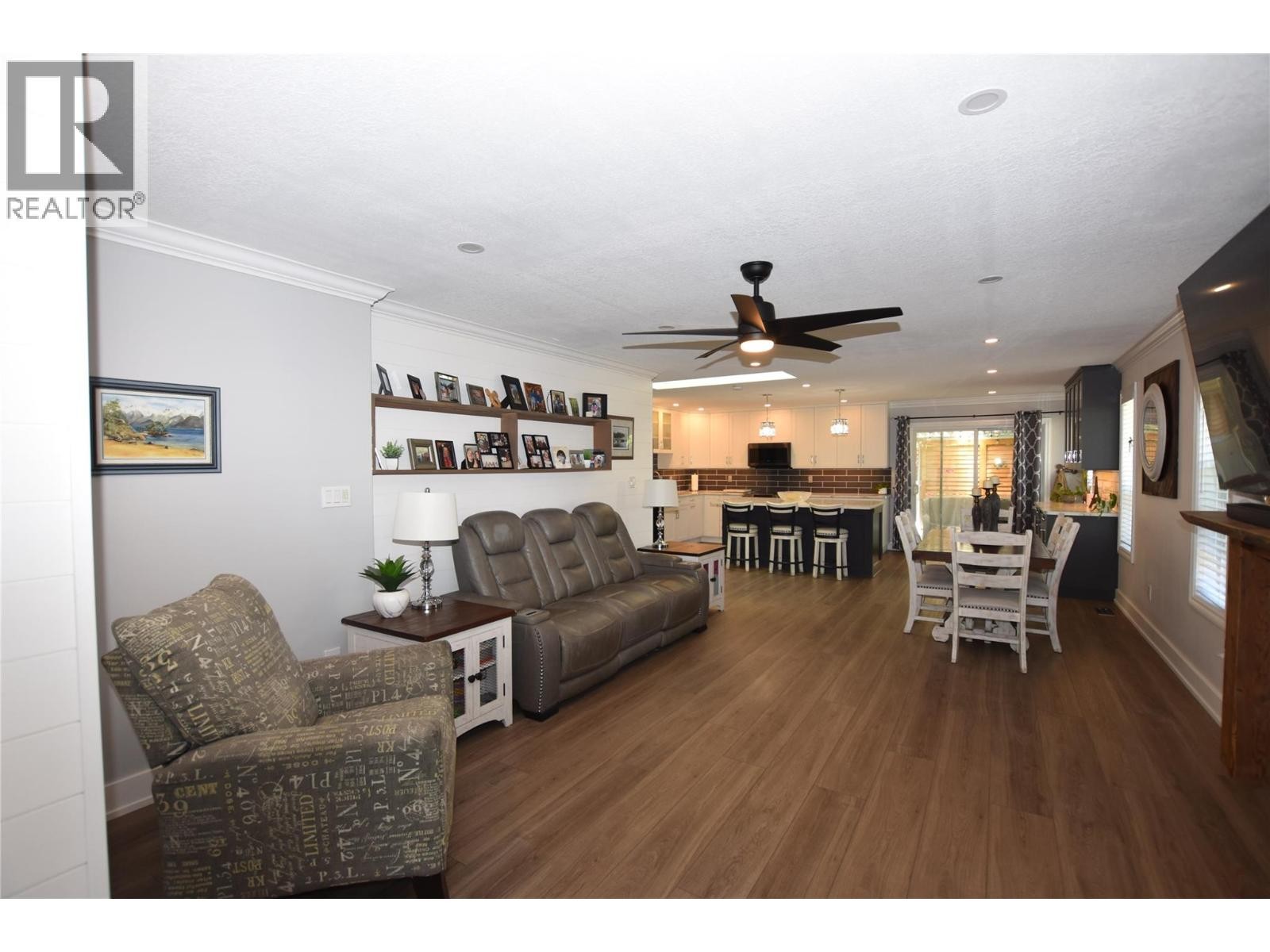 












562 Meadowlark Avenue

,
Vernon,




British Columbia
V1H2A1

