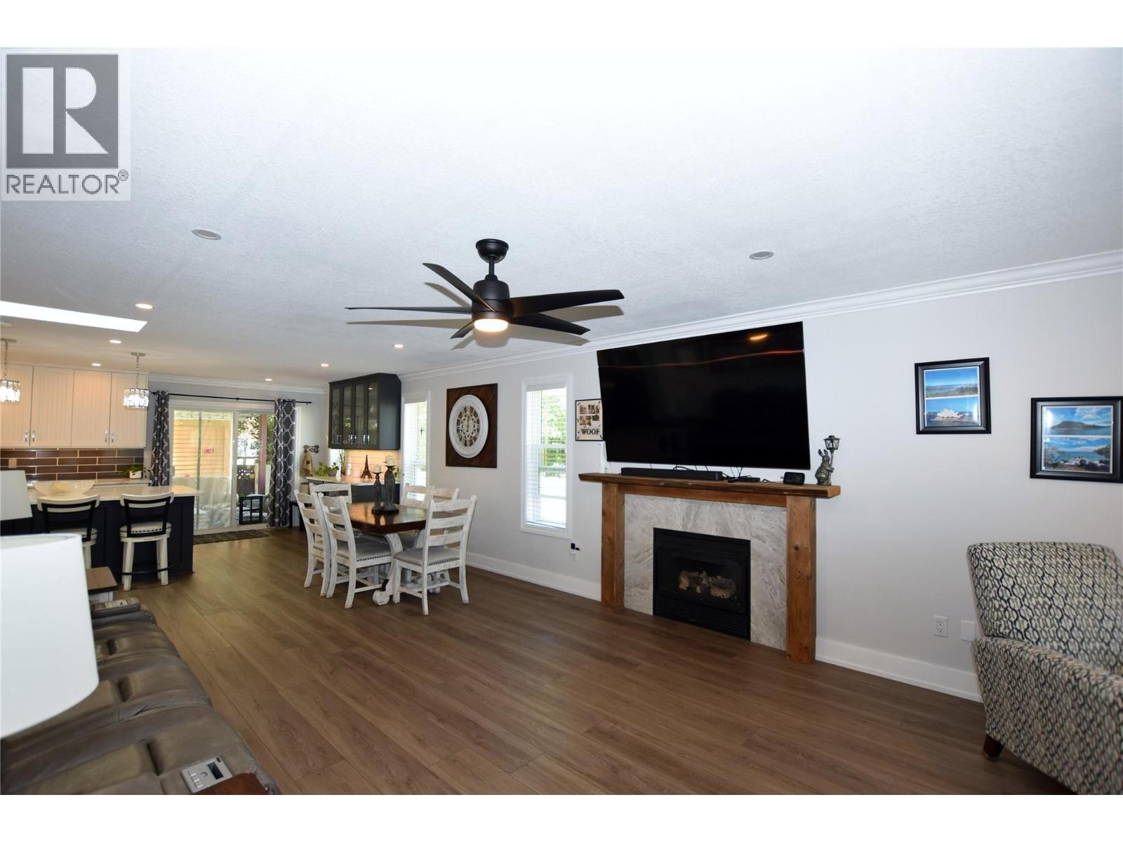 












562 Meadowlark Avenue

,
Vernon,




British Columbia
V1H2A1

