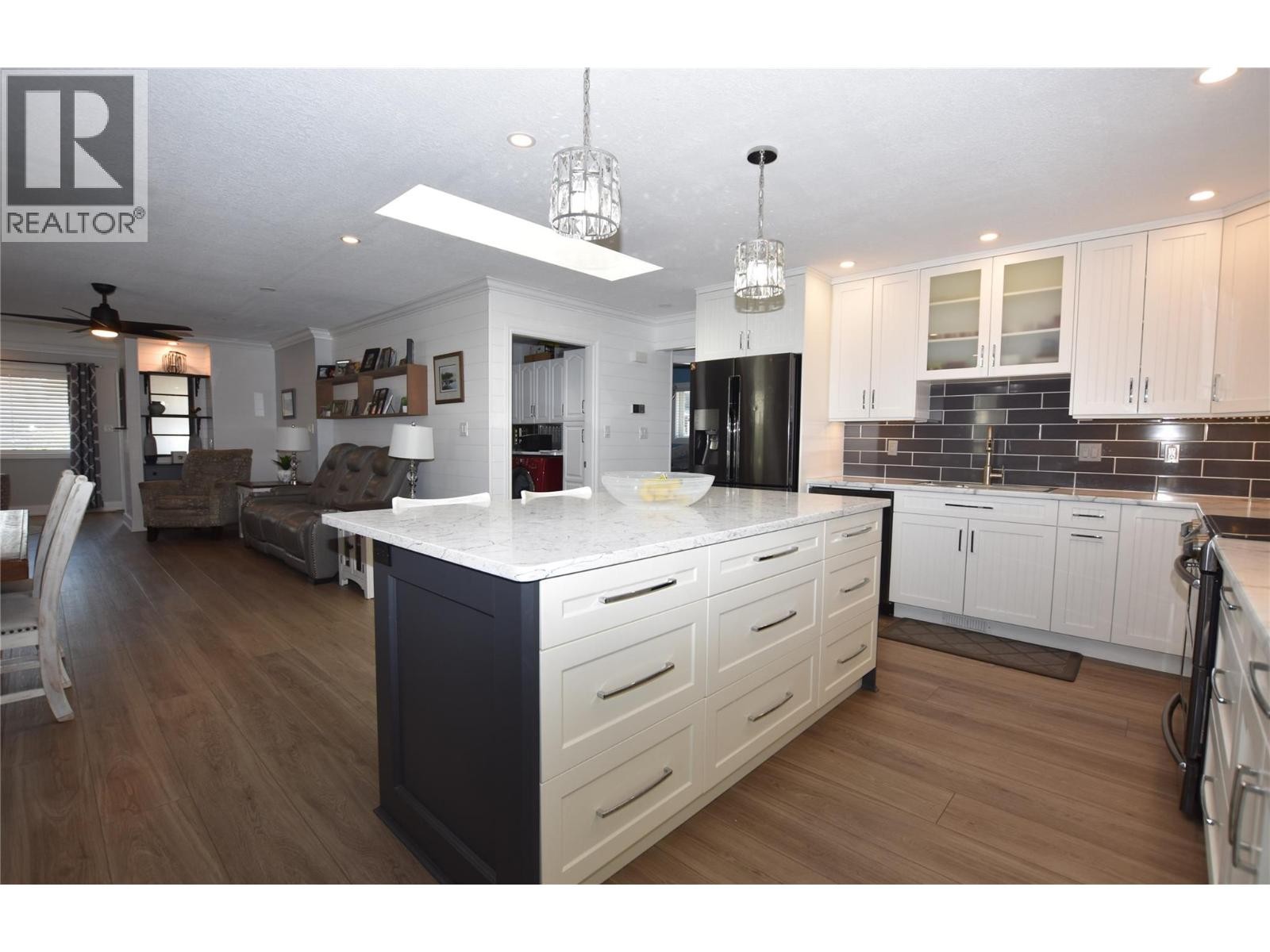 












562 Meadowlark Avenue

,
Vernon,




British Columbia
V1H2A1

