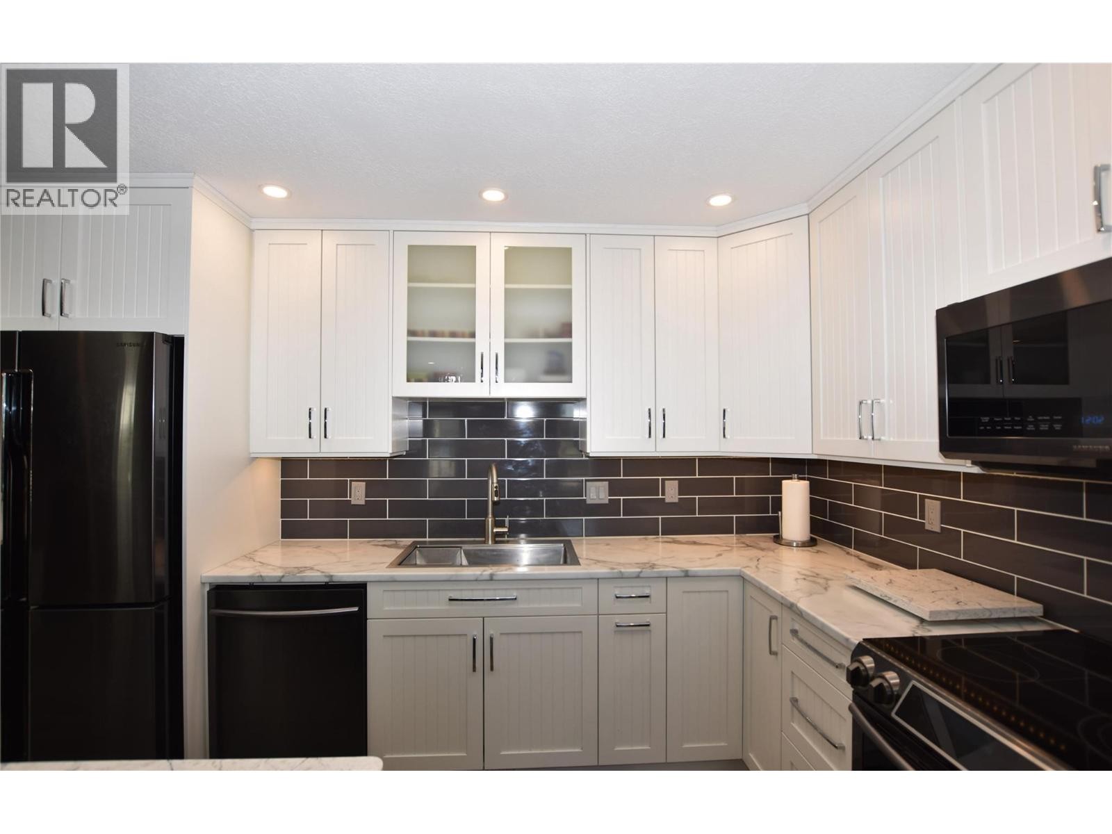 












562 Meadowlark Avenue

,
Vernon,




British Columbia
V1H2A1


