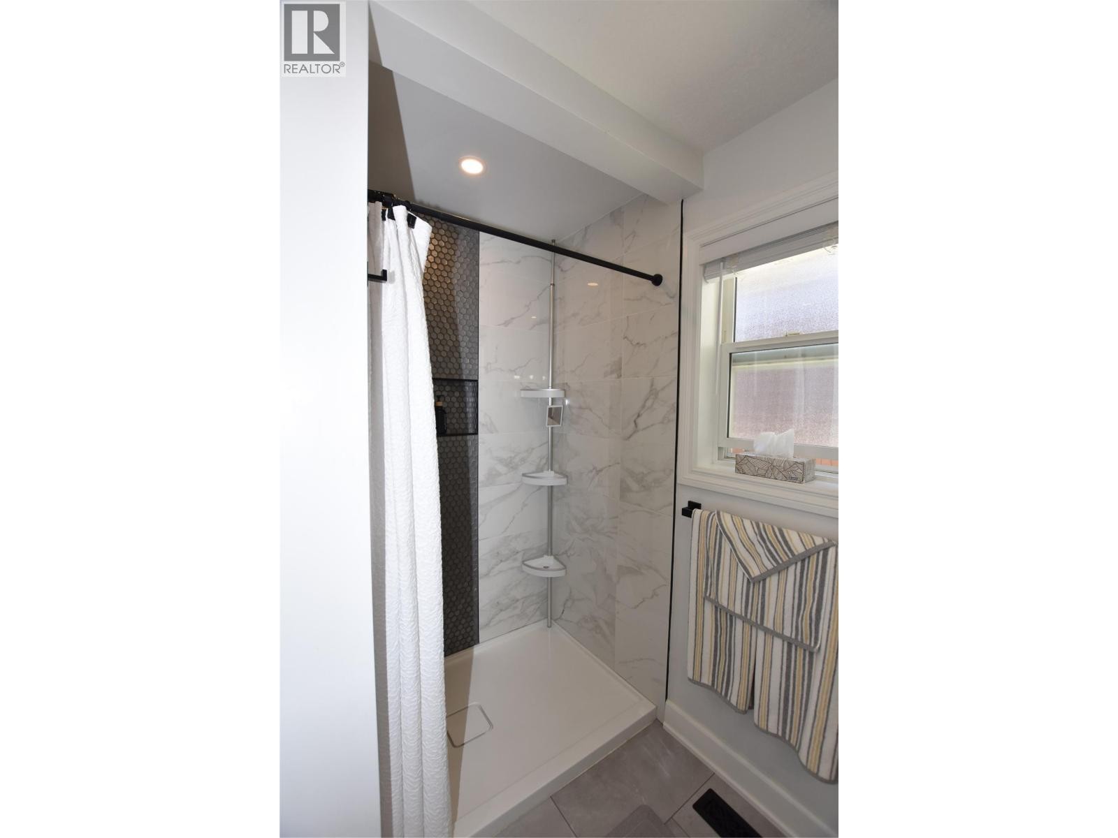 












562 Meadowlark Avenue

,
Vernon,




British Columbia
V1H2A1

