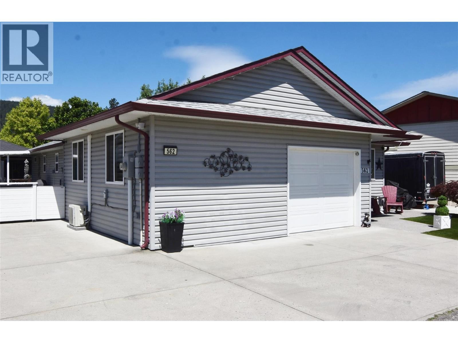 












562 Meadowlark Avenue

,
Vernon,




British Columbia
V1H2A1

