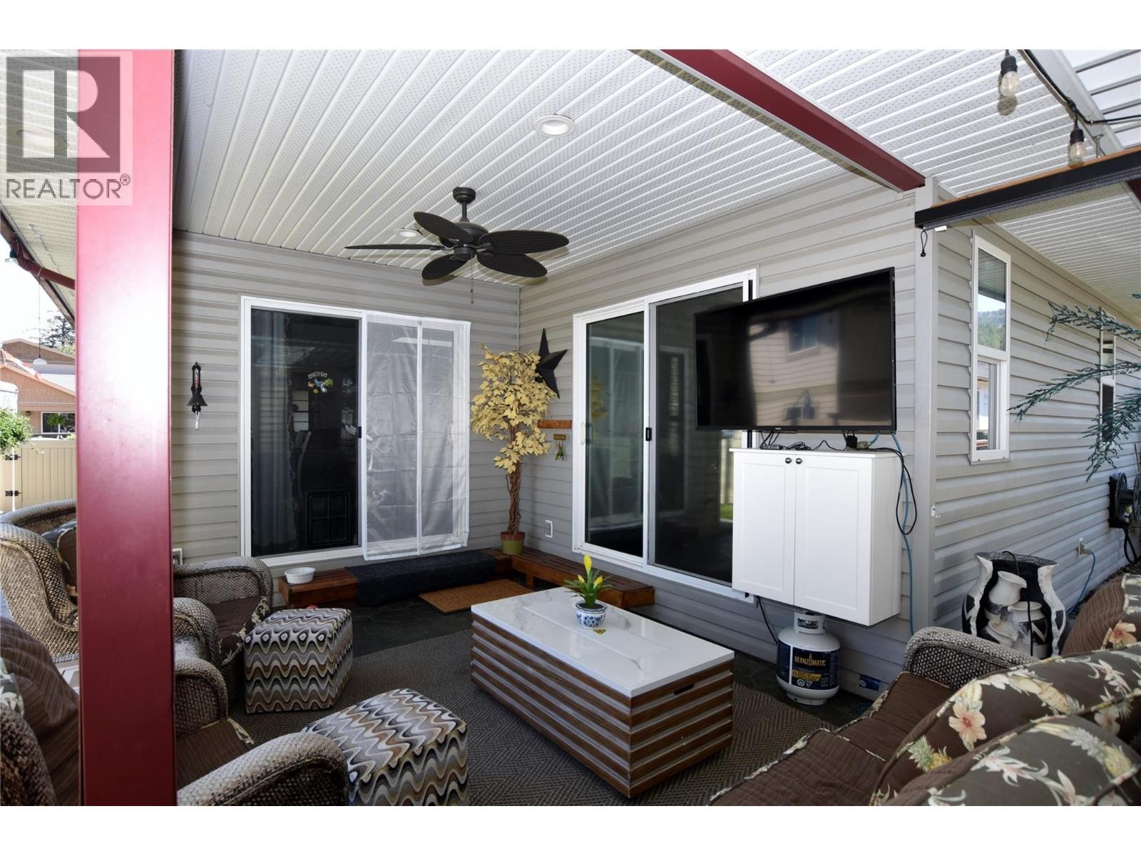 












562 Meadowlark Avenue

,
Vernon,




British Columbia
V1H2A1


