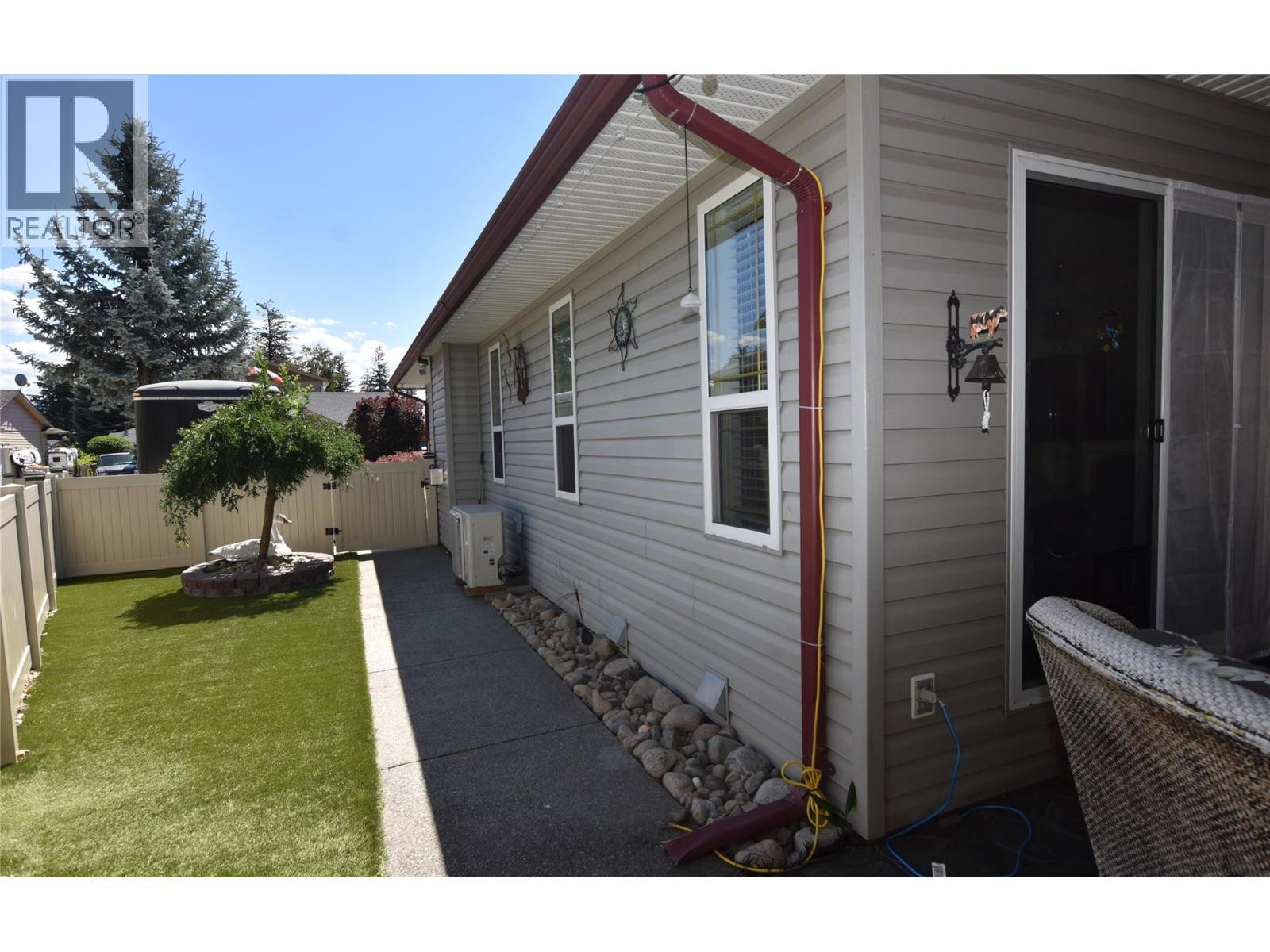 












562 Meadowlark Avenue

,
Vernon,




British Columbia
V1H2A1

