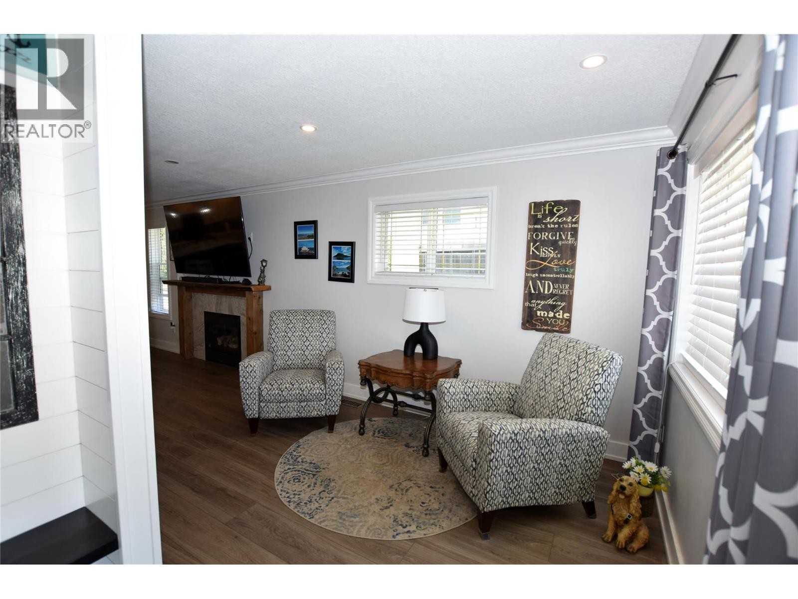 












562 Meadowlark Avenue

,
Vernon,




British Columbia
V1H2A1

