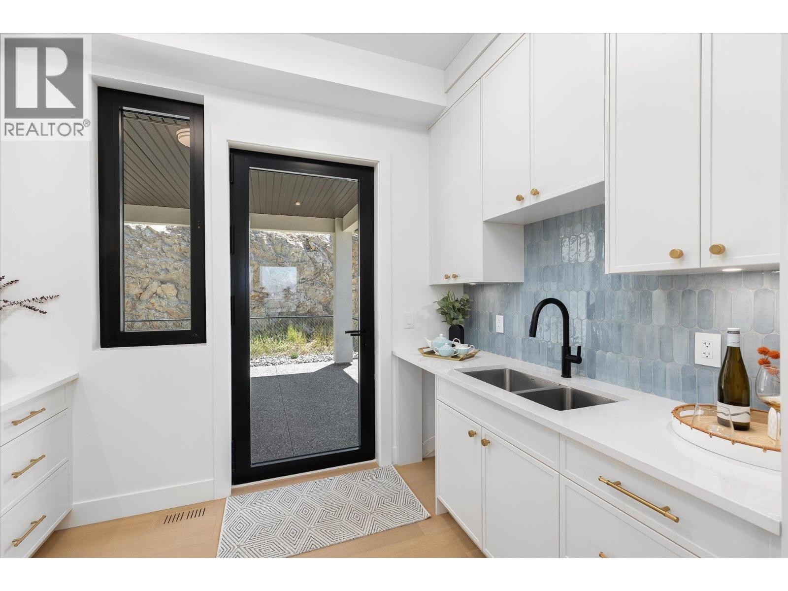 












245 Turnberry Street Lot# 8

,
Kelowna,




British Columbia
V1P0B1


