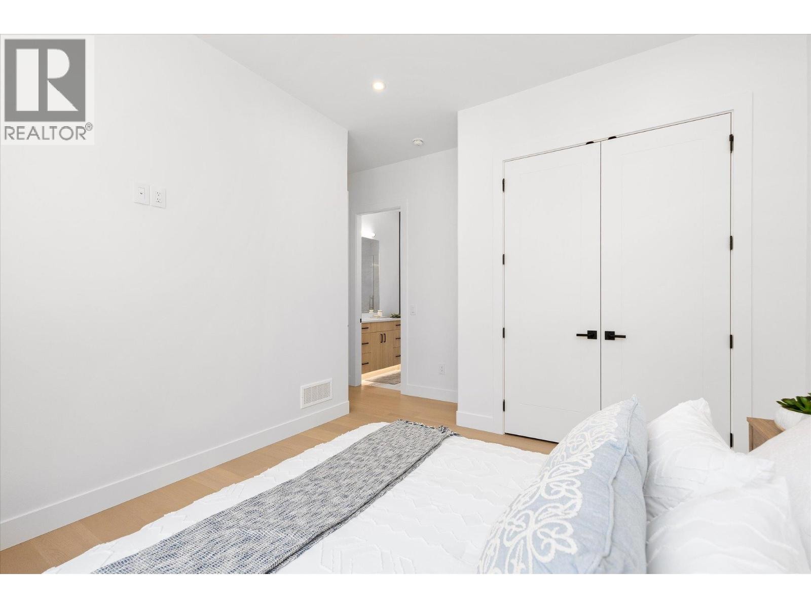 












245 Turnberry Street Lot# 8

,
Kelowna,




British Columbia
V1P0B1

