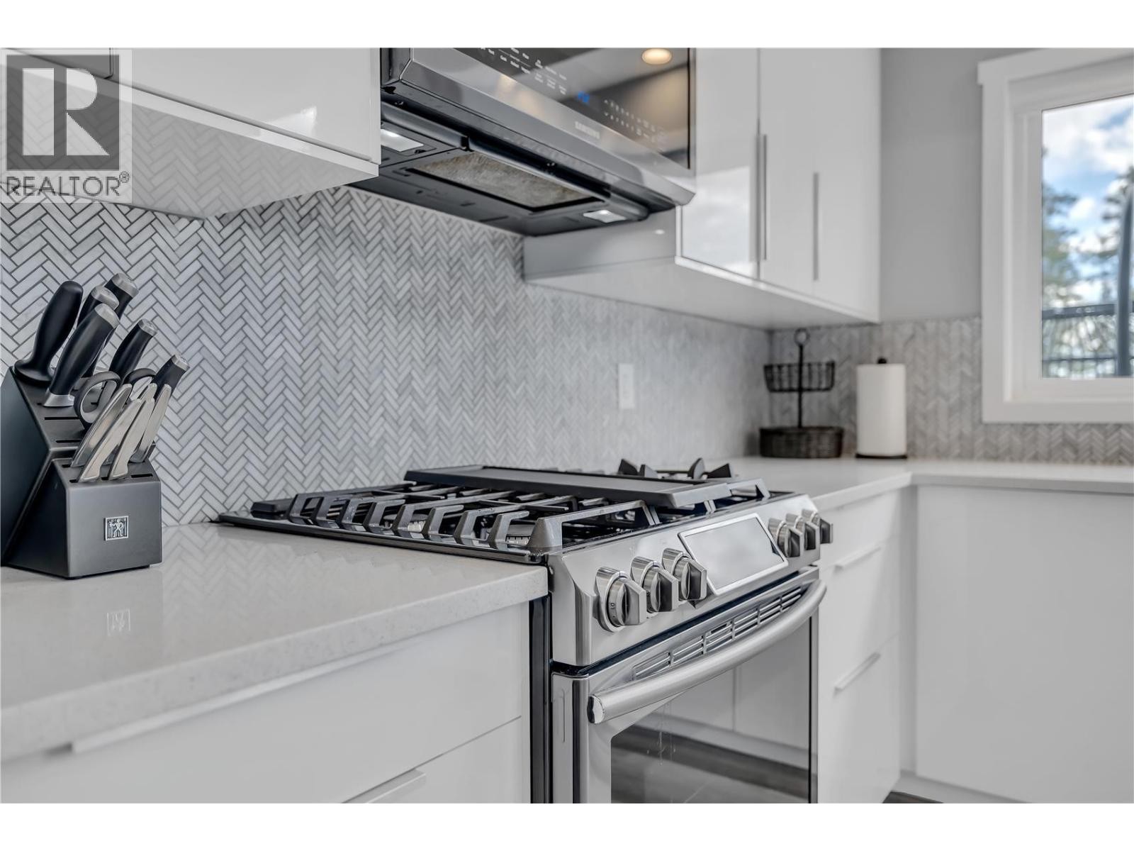 












7210 Dunwaters Road

,
Kelowna,




British Columbia
V1Z3W5

