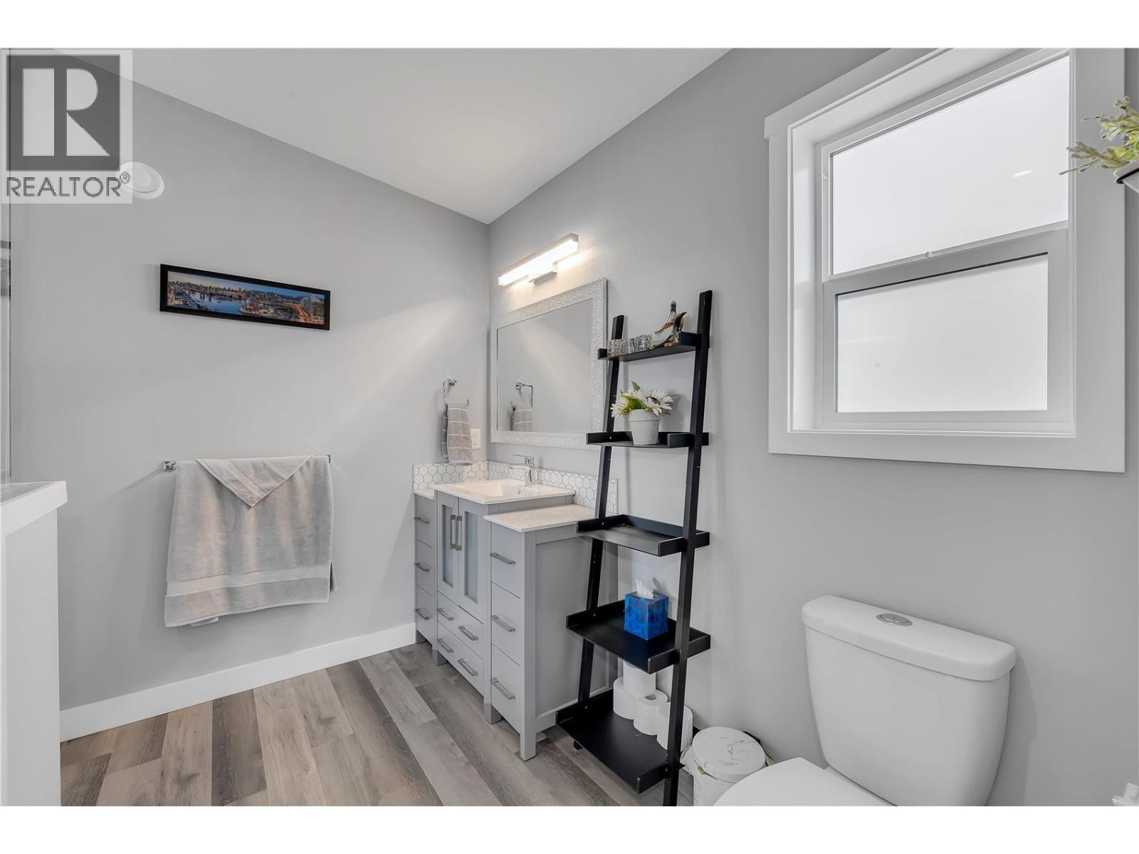 












7210 Dunwaters Road

,
Kelowna,




British Columbia
V1Z3W5

