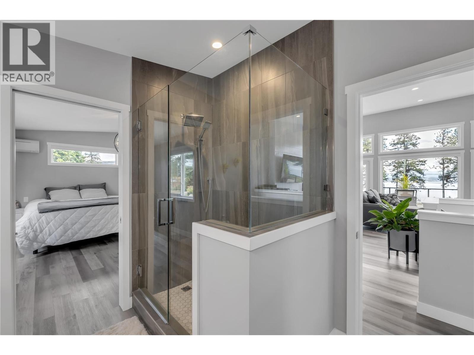 












7210 Dunwaters Road

,
Kelowna,




British Columbia
V1Z3W5

