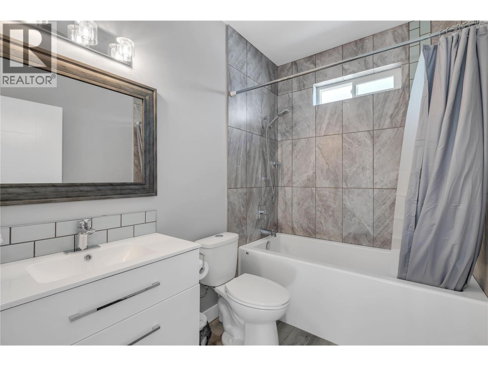 












7210 Dunwaters Road

,
Kelowna,




British Columbia
V1Z3W5

