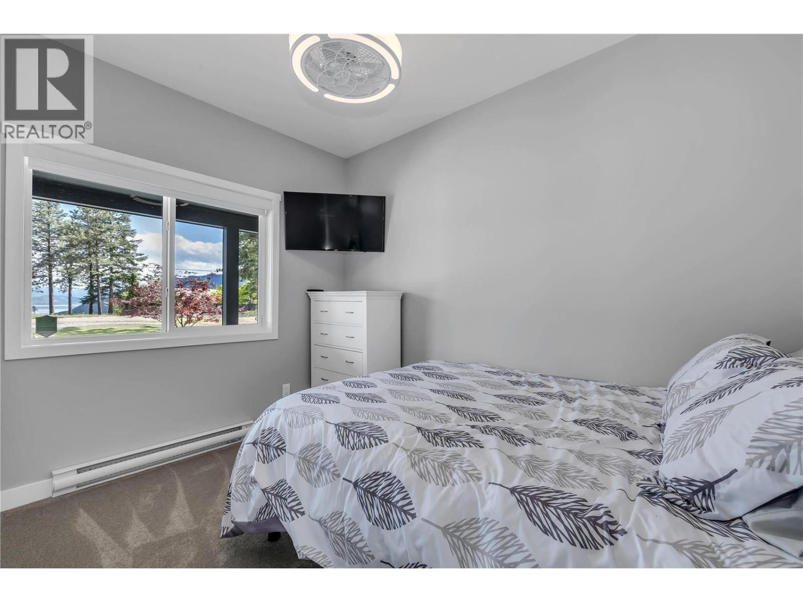 












7210 Dunwaters Road

,
Kelowna,




British Columbia
V1Z3W5

