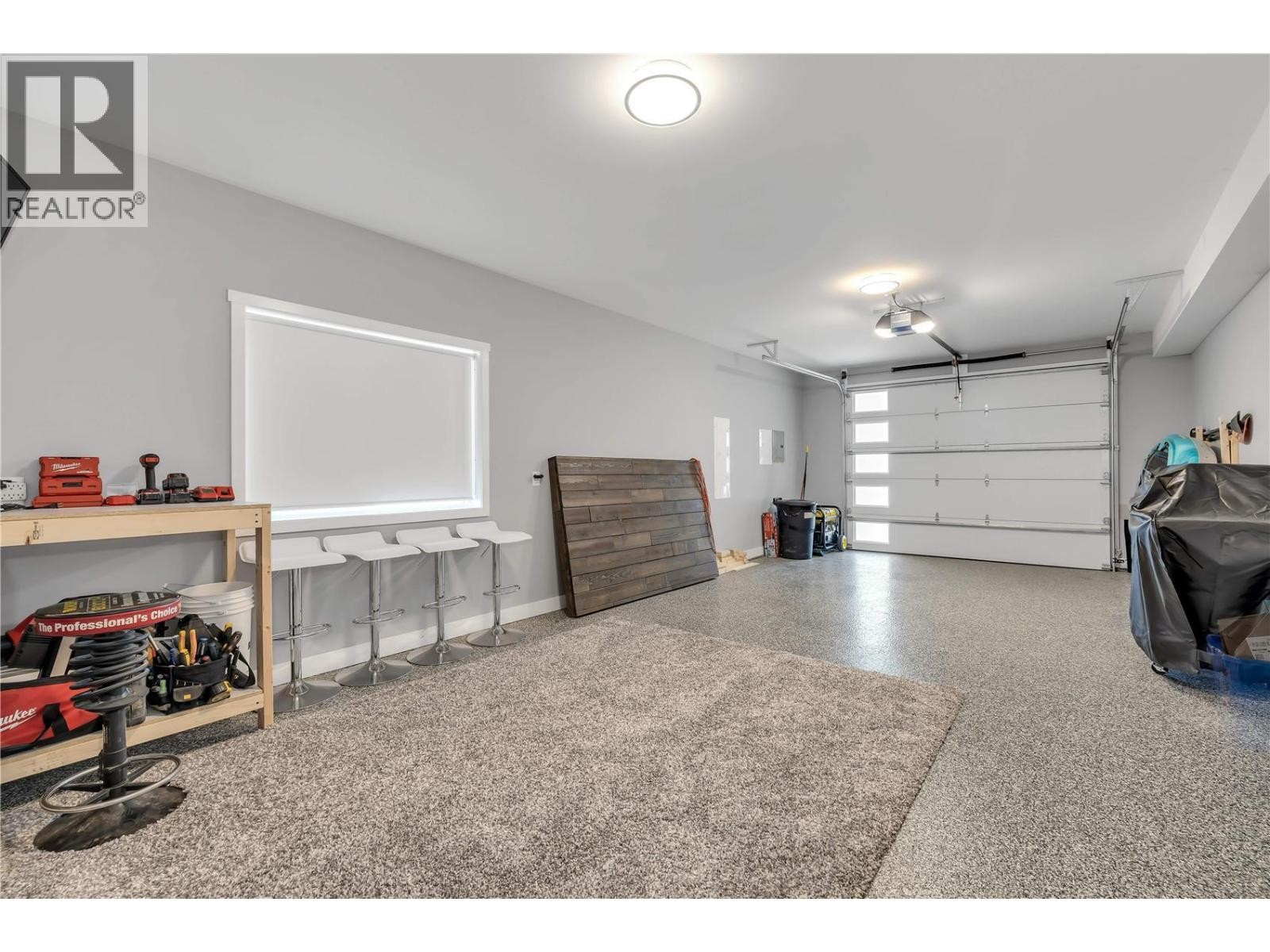 












7210 Dunwaters Road

,
Kelowna,




British Columbia
V1Z3W5


