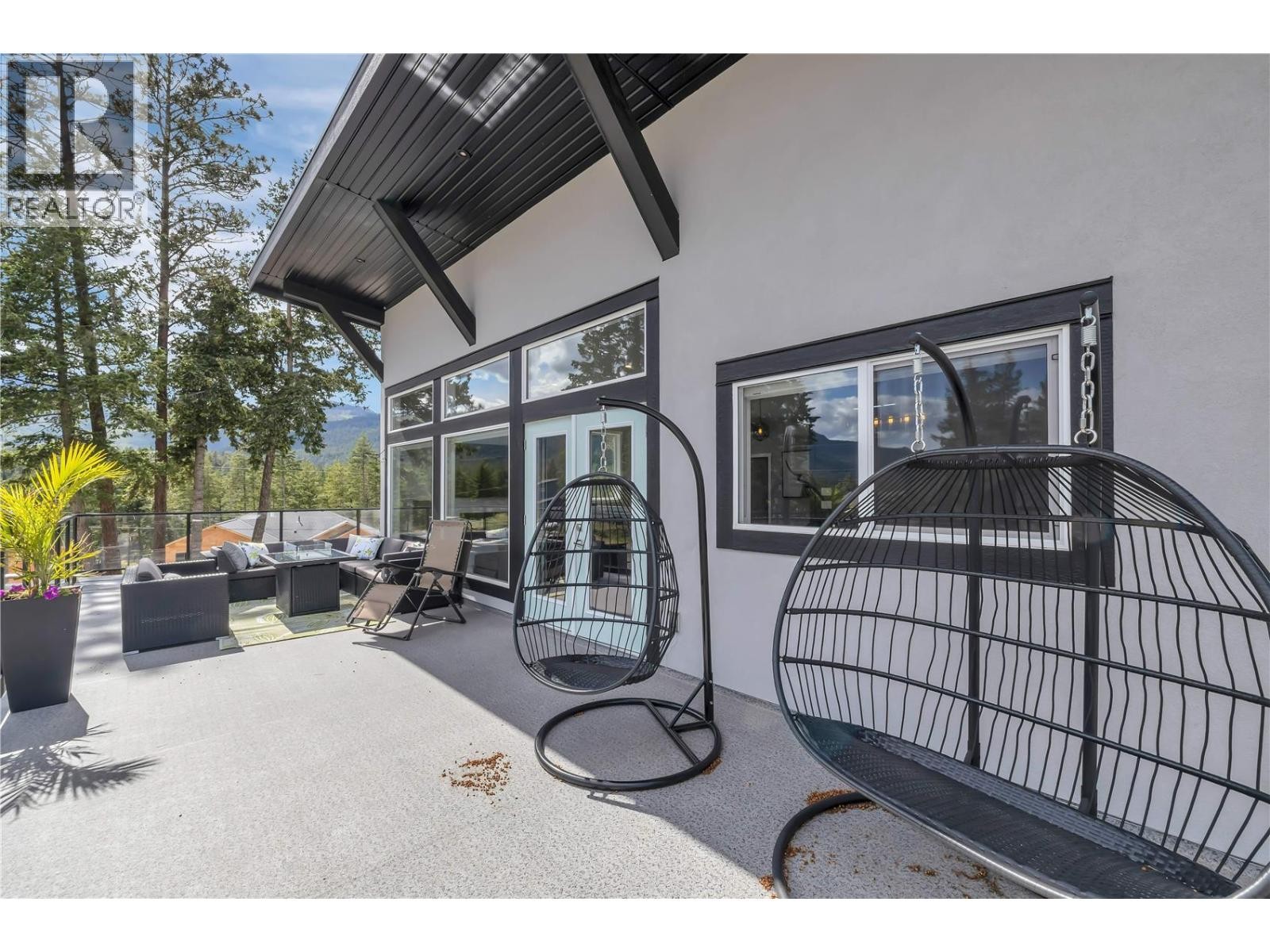 












7210 Dunwaters Road

,
Kelowna,




British Columbia
V1Z3W5

