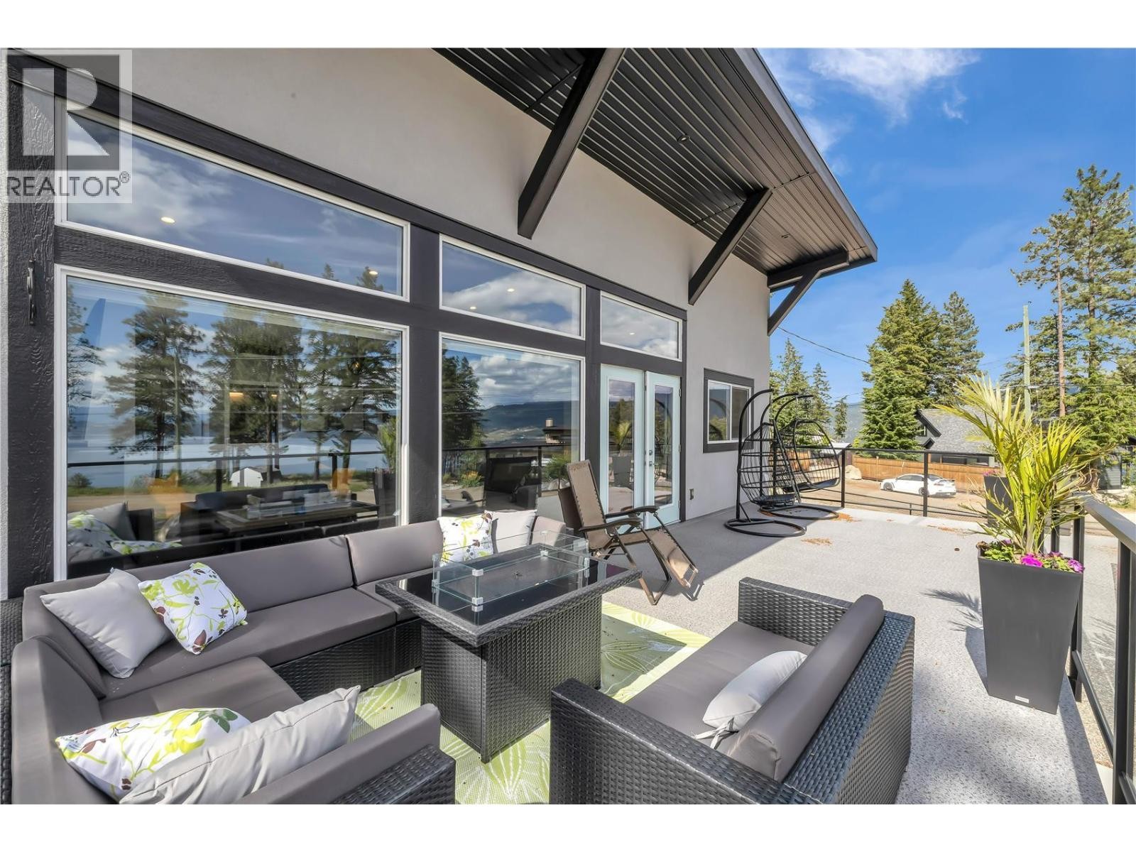 












7210 Dunwaters Road

,
Kelowna,




British Columbia
V1Z3W5

