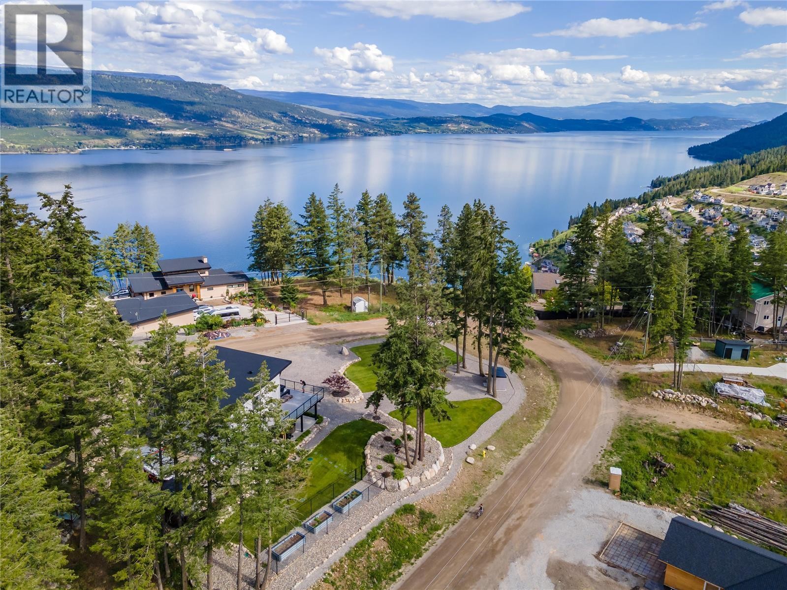 












7210 Dunwaters Road

,
Kelowna,




British Columbia
V1Z3W5

