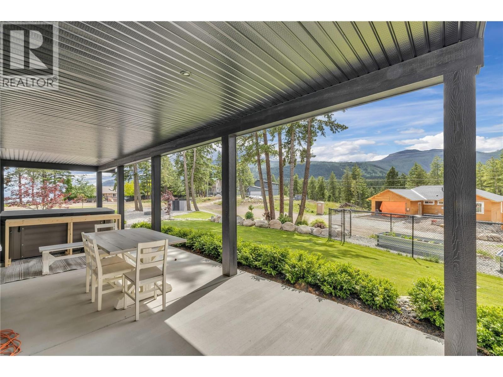 












7210 Dunwaters Road

,
Kelowna,




British Columbia
V1Z3W5

