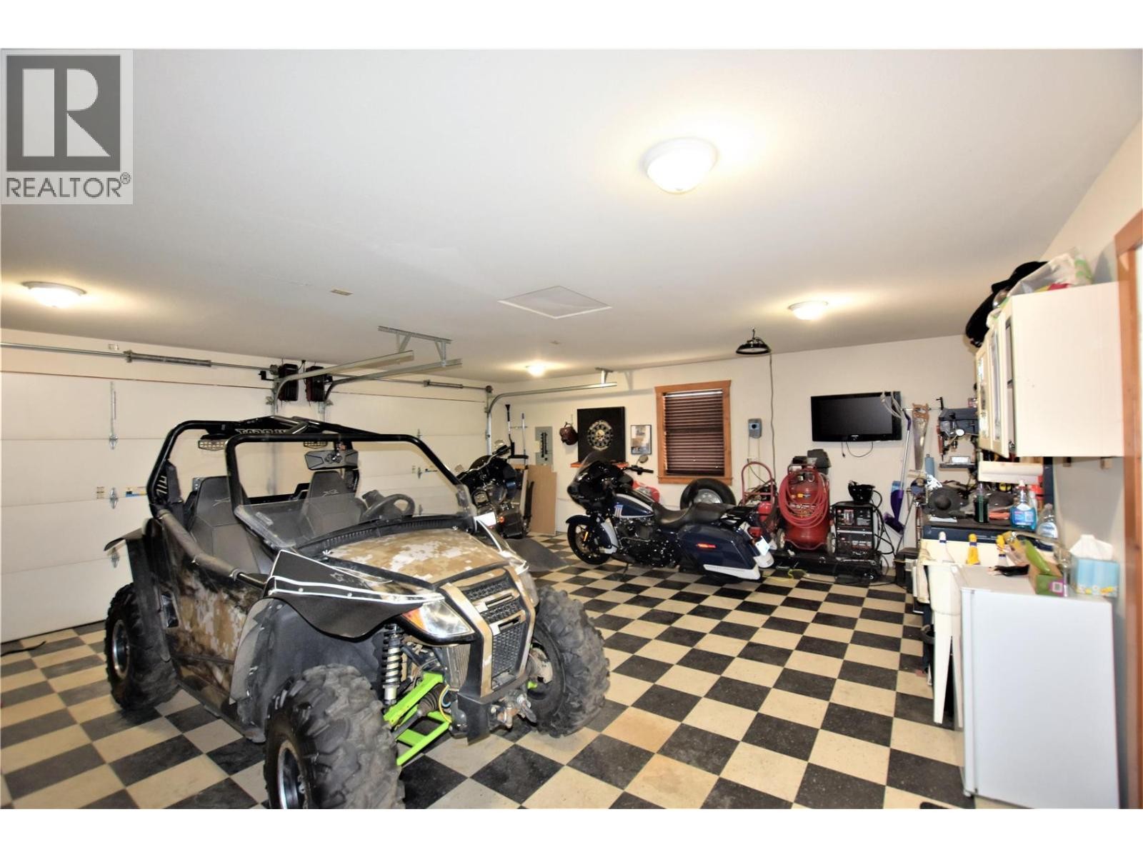 












121 Deer Street

,
Vernon,




British Columbia
V1H2A1


