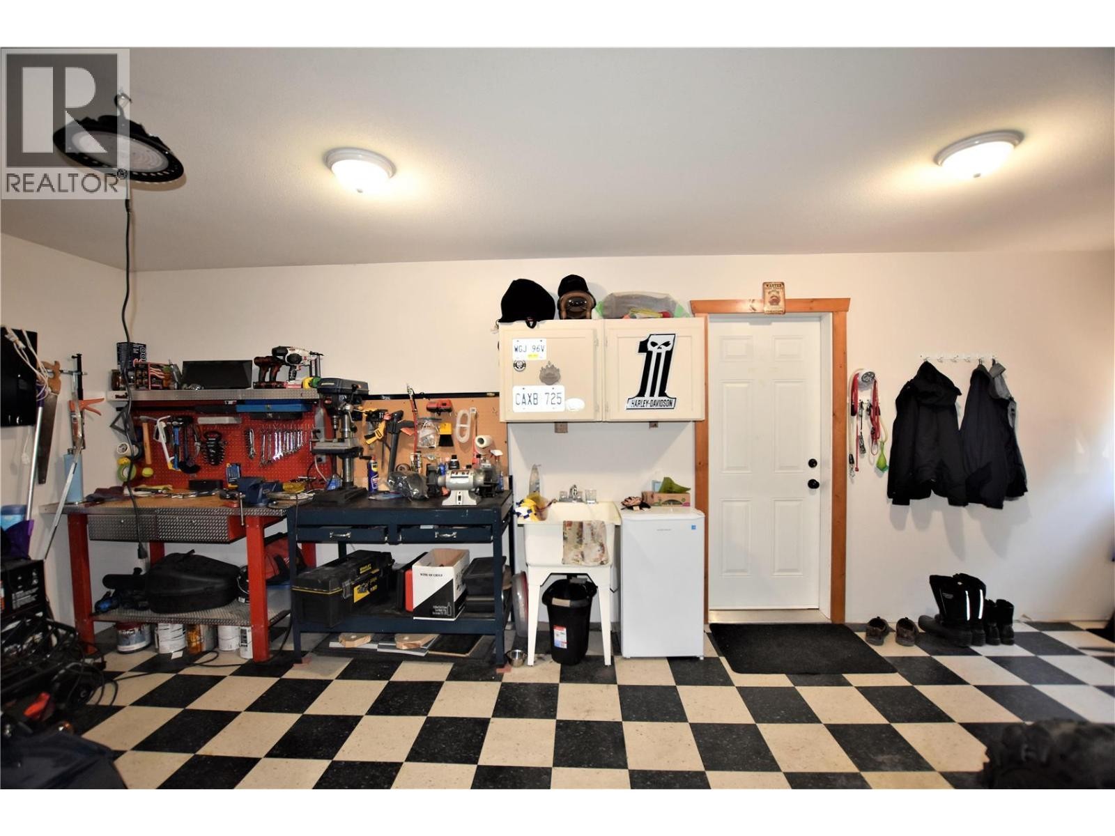 












121 Deer Street

,
Vernon,




British Columbia
V1H2A1

