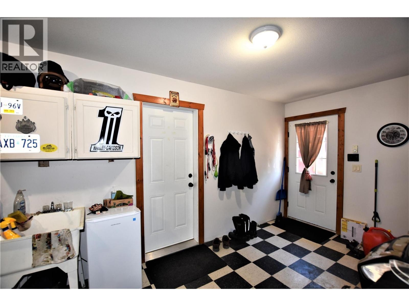 












121 Deer Street

,
Vernon,




British Columbia
V1H2A1


