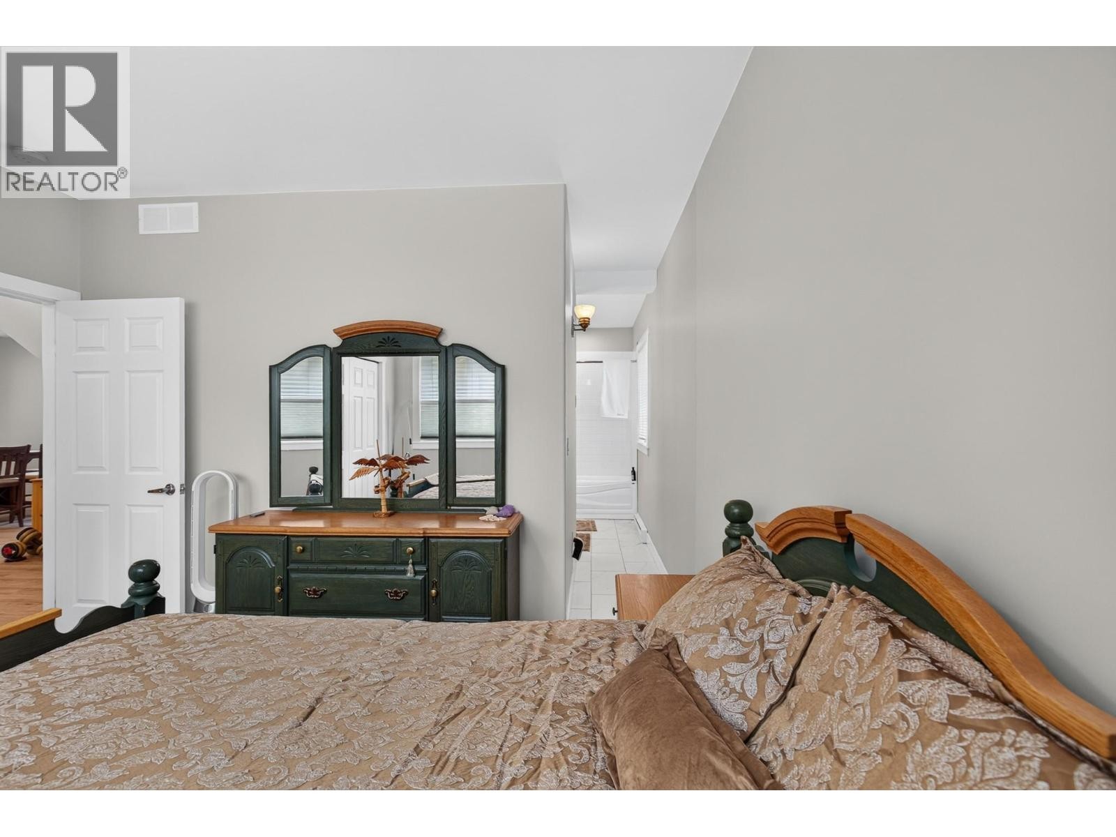 












10818 Westshore Road

,
Vernon,




British Columbia
V1H2C3

