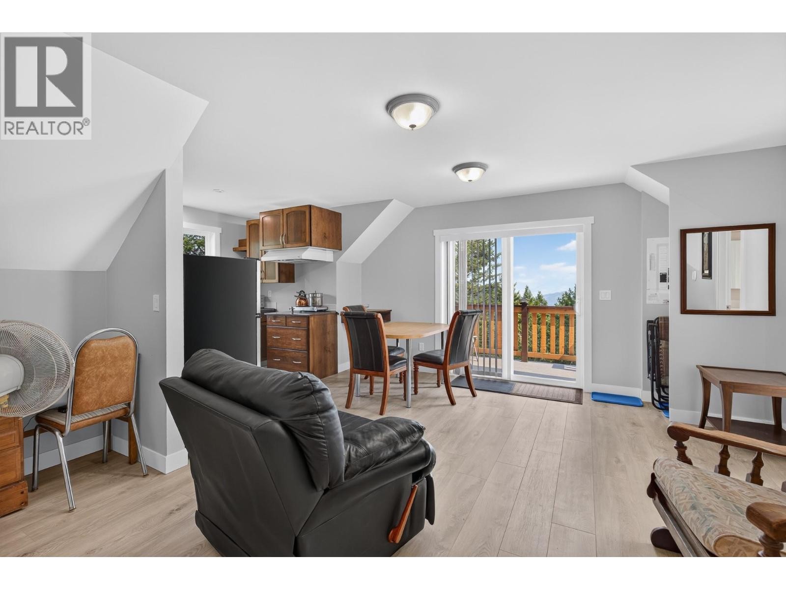 












10818 Westshore Road

,
Vernon,




British Columbia
V1H2C3

