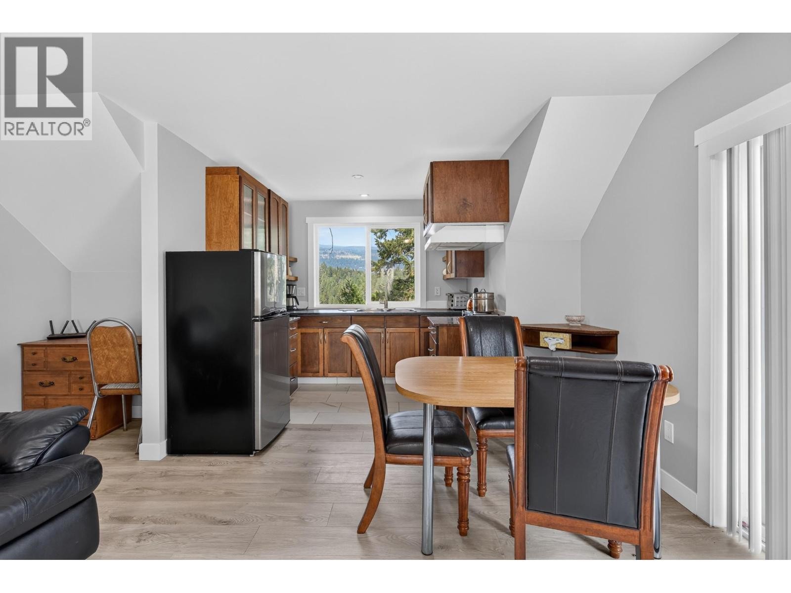 












10818 Westshore Road

,
Vernon,




British Columbia
V1H2C3

