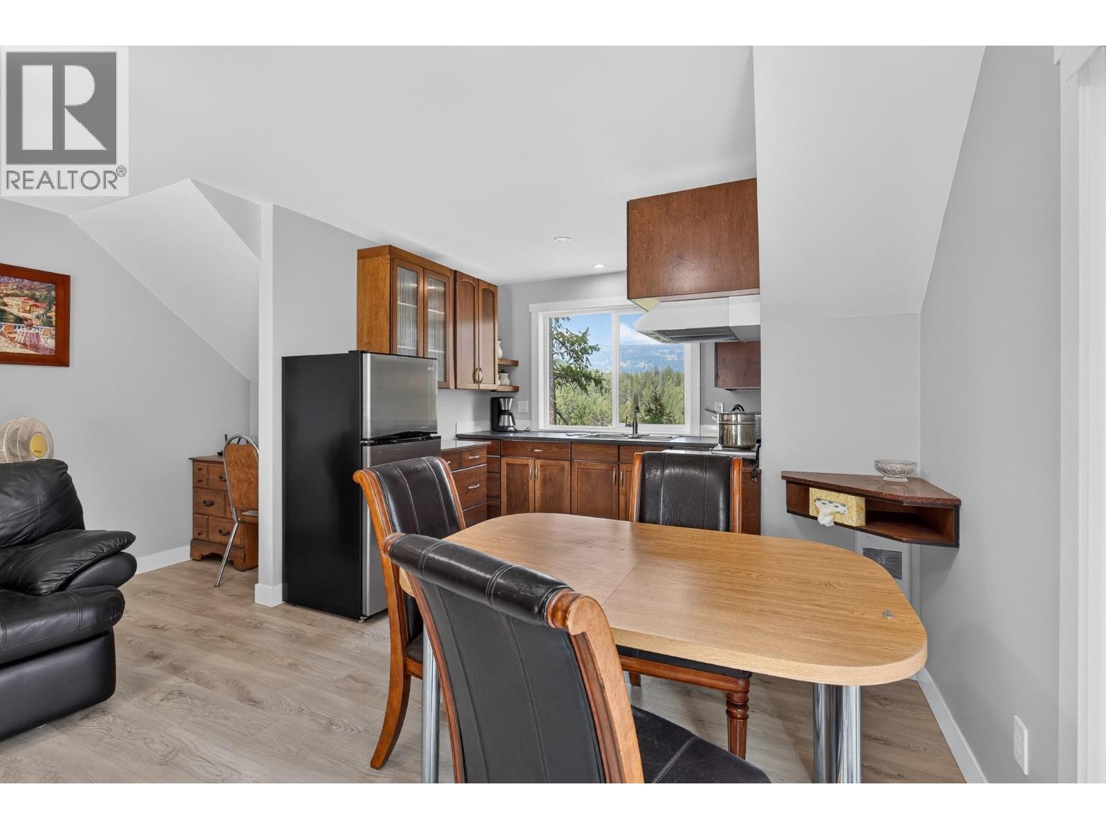 












10818 Westshore Road

,
Vernon,




British Columbia
V1H2C3

