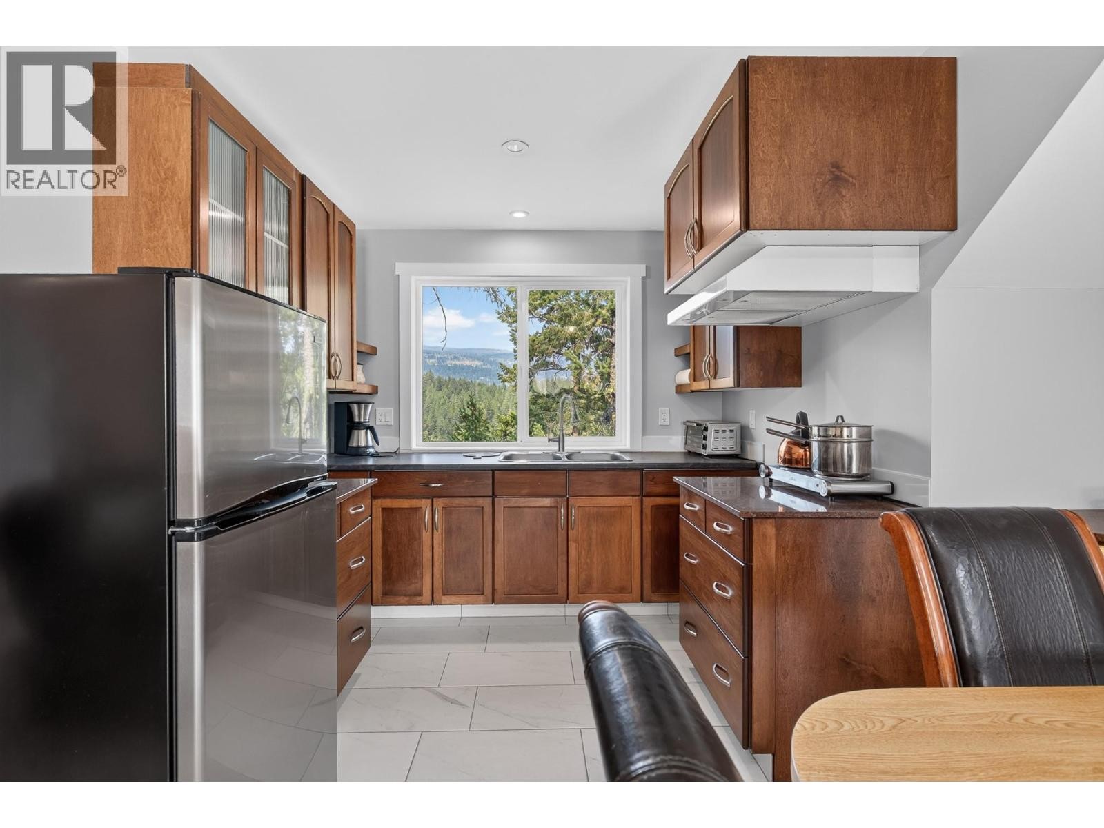 












10818 Westshore Road

,
Vernon,




British Columbia
V1H2C3

