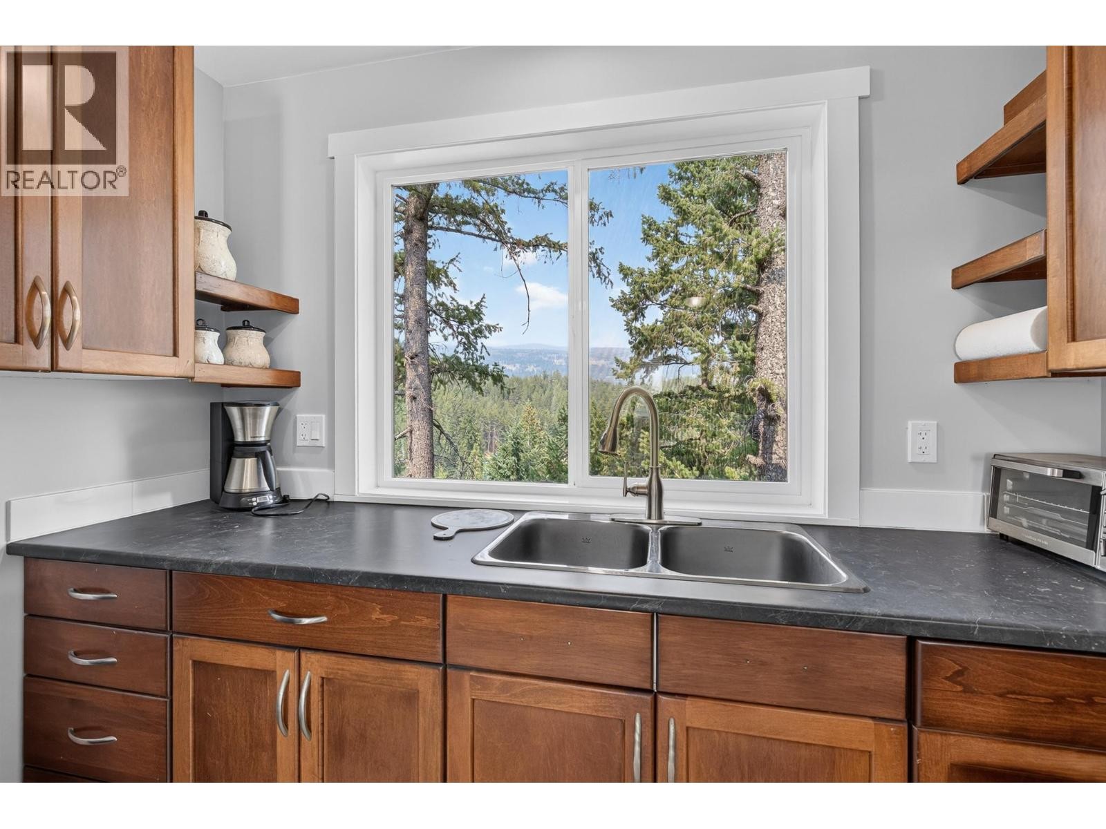 












10818 Westshore Road

,
Vernon,




British Columbia
V1H2C3

