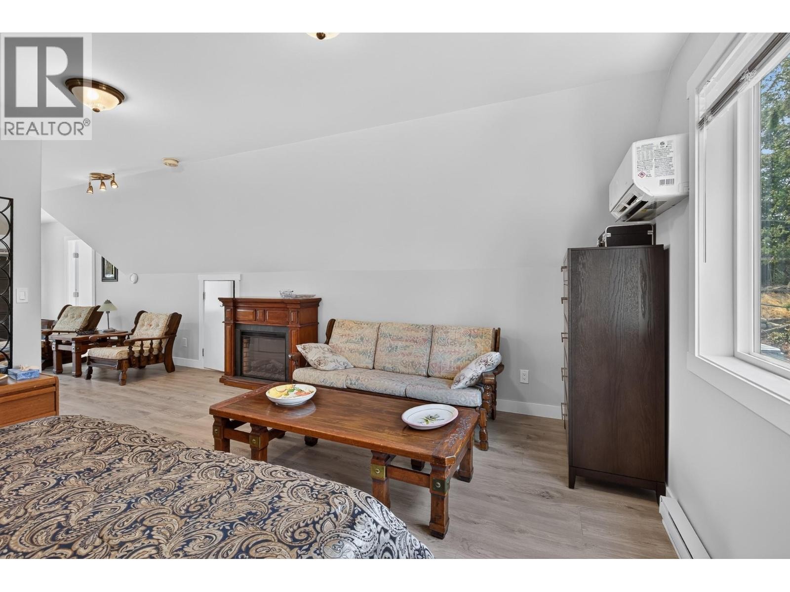 












10818 Westshore Road

,
Vernon,




British Columbia
V1H2C3

