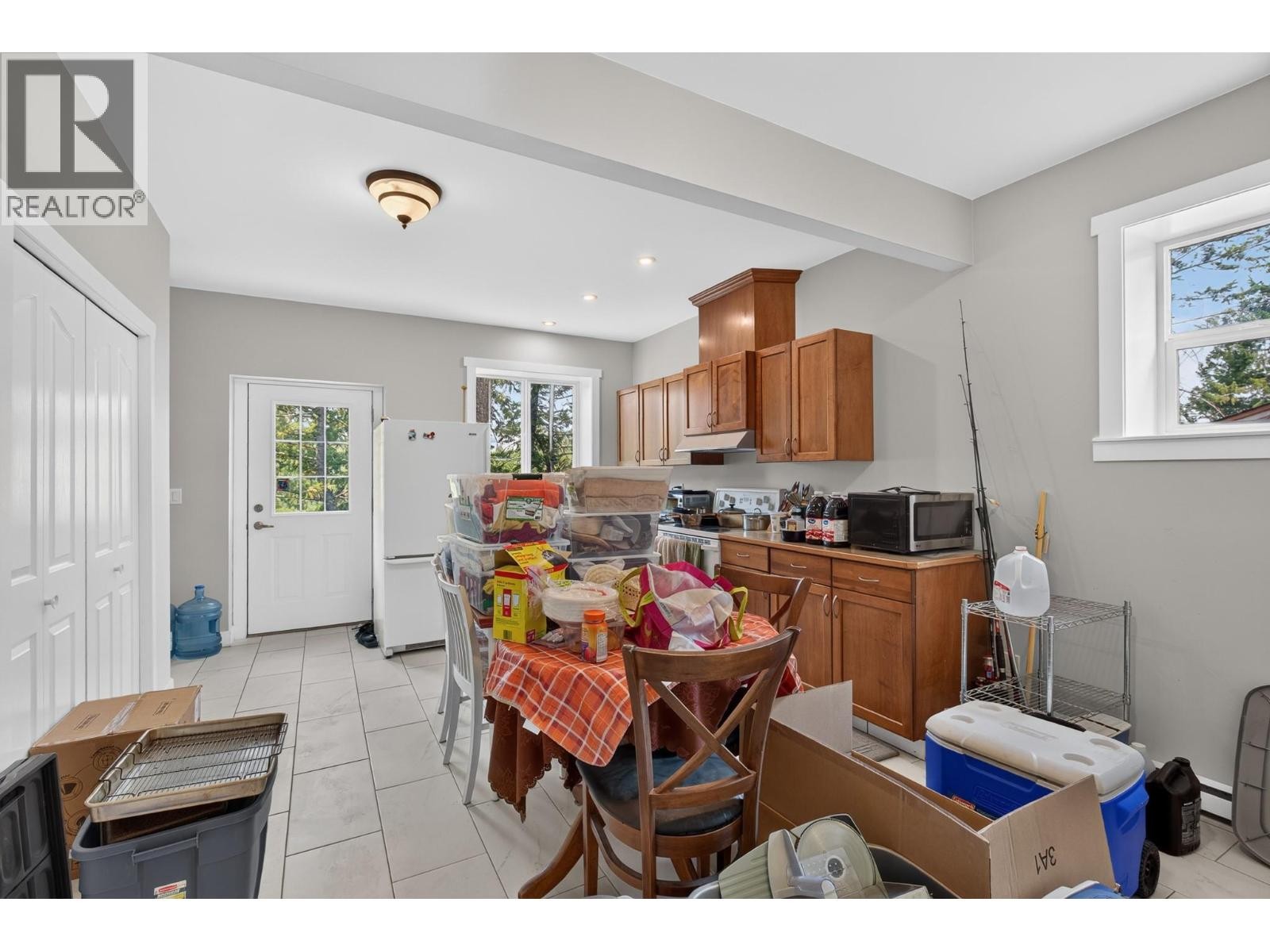 












10818 Westshore Road

,
Vernon,




British Columbia
V1H2C3

