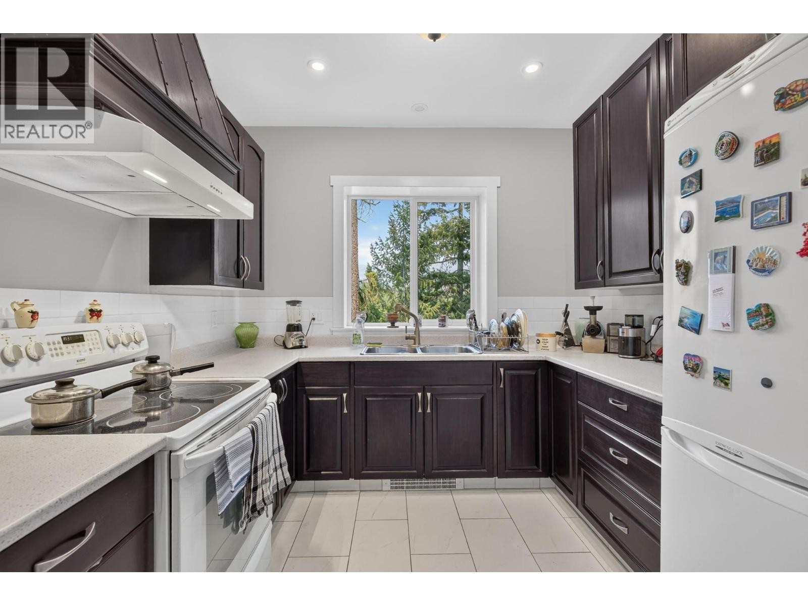 












10818 Westshore Road

,
Vernon,




British Columbia
V1H2C3

