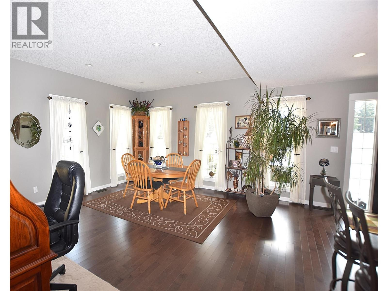 












535 Loon Avenue

,
Vernon,




British Columbia
V1H2A1

