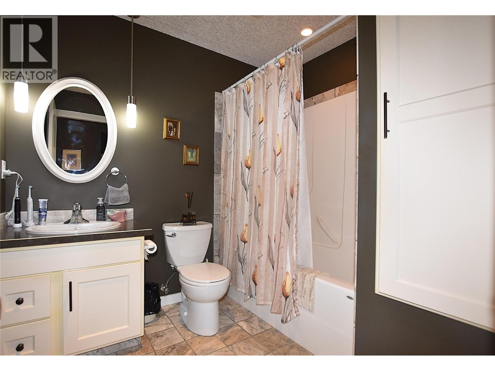 












535 Loon Avenue

,
Vernon,




British Columbia
V1H2A1

