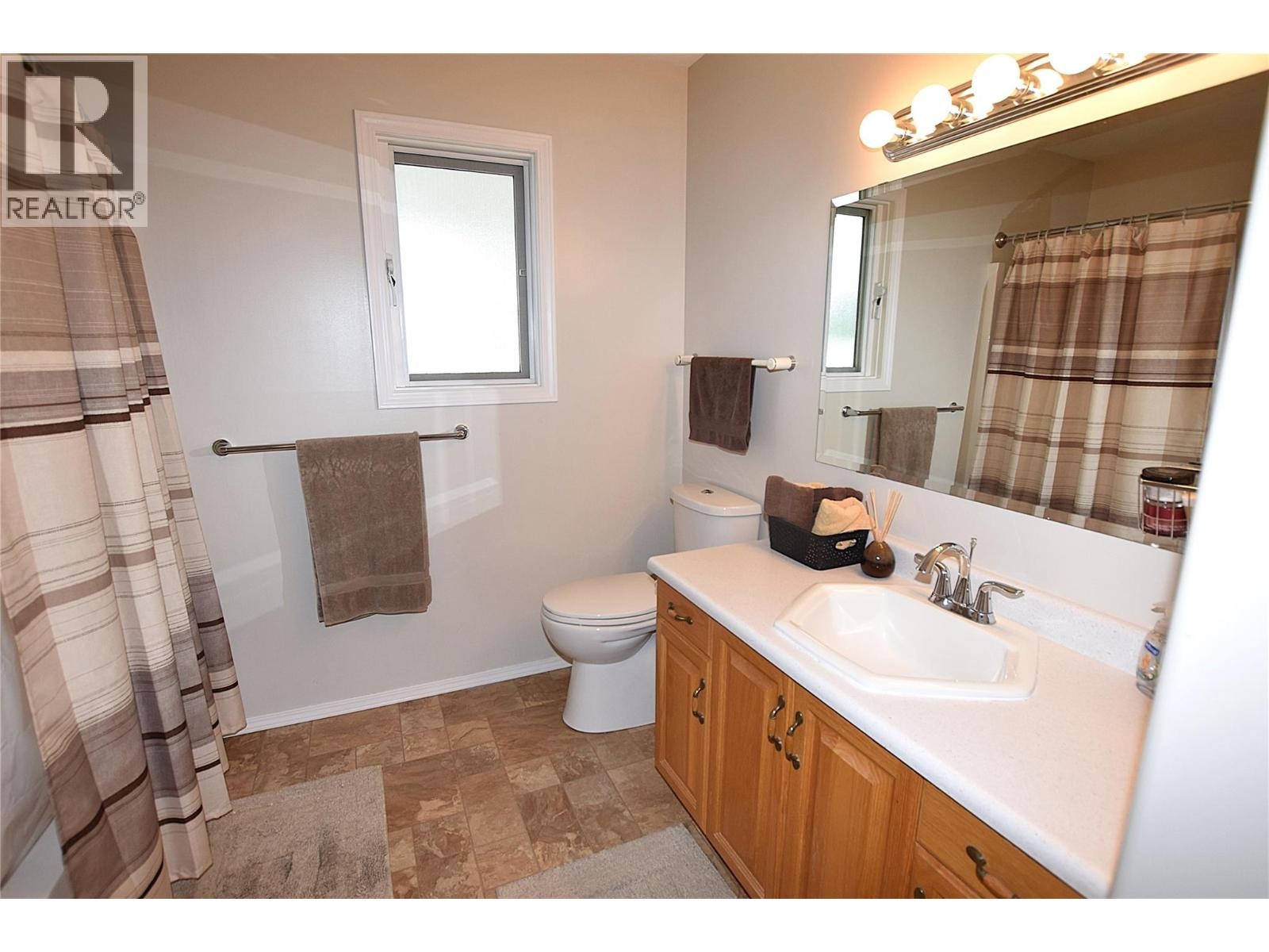 












415 4 Street

,
Vernon,




British Columbia
V1H1Z1


