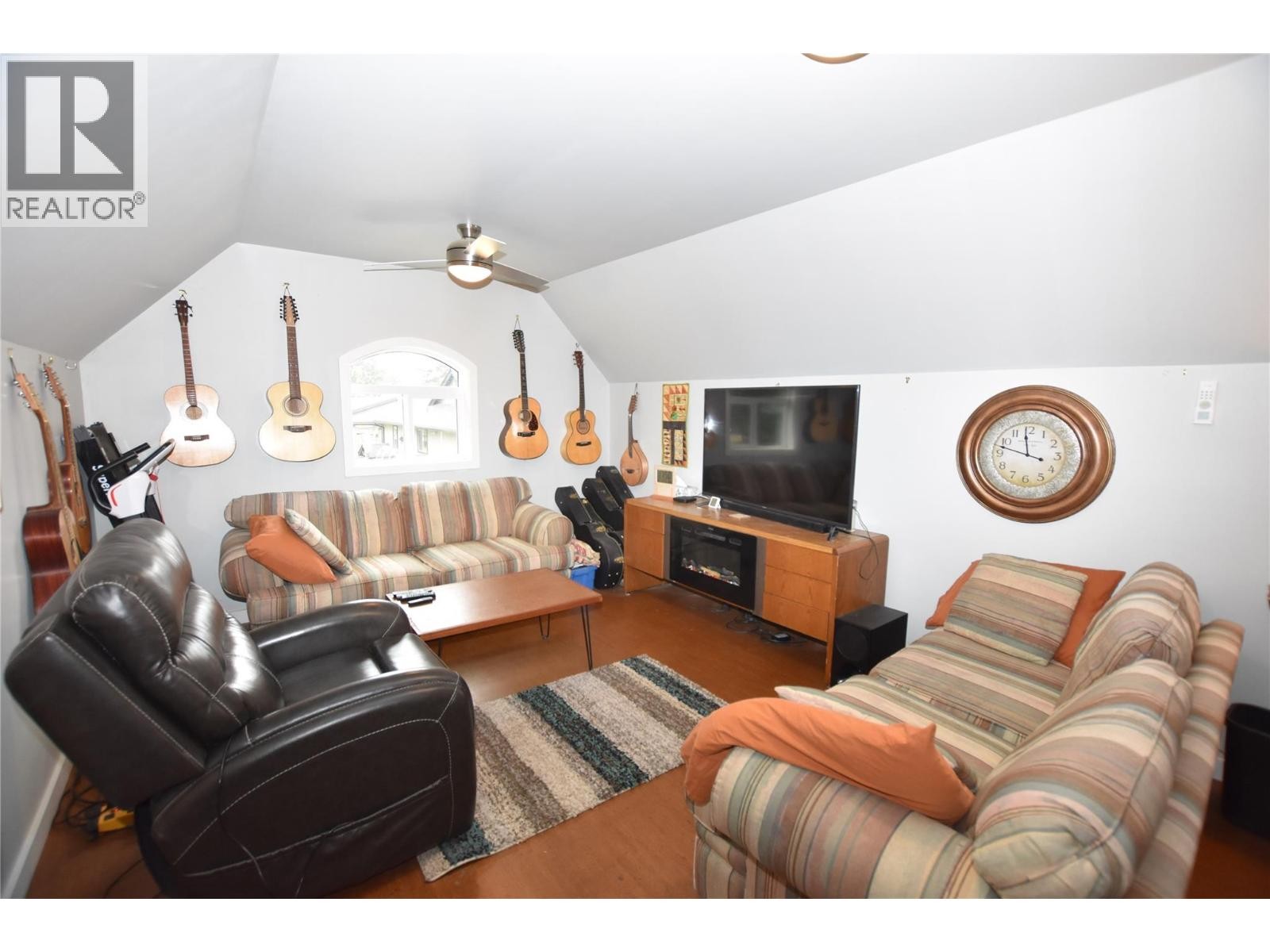 












430 Hummingbird Avenue

,
Vernon,




British Columbia
V1H2A1

