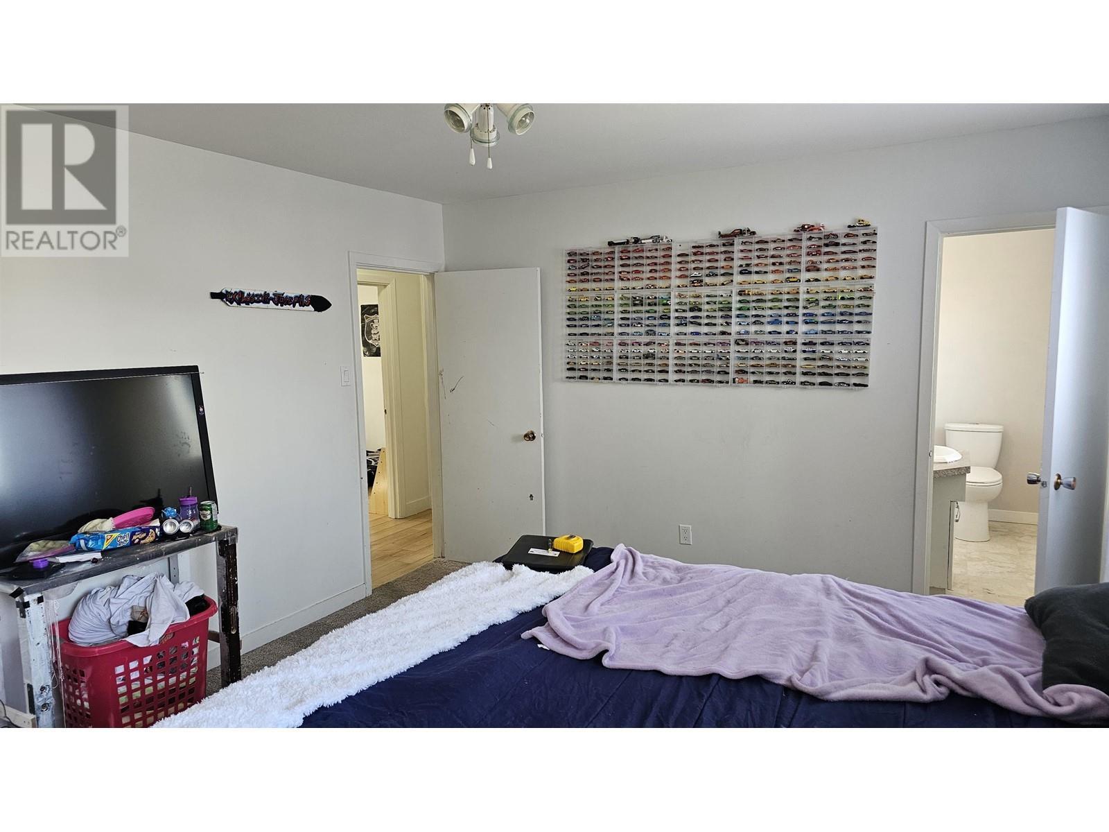 












1207 GARVIN STREET

,
Prince George,




British Columbia
V2M3Y9

