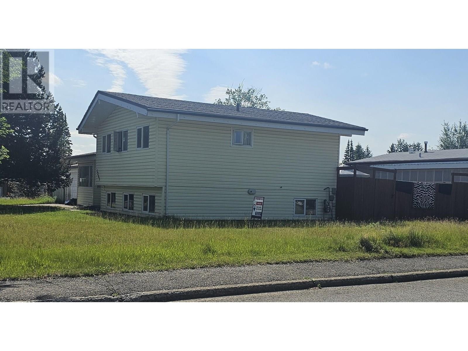 












1207 GARVIN STREET

,
Prince George,




British Columbia
V2M3Y9

