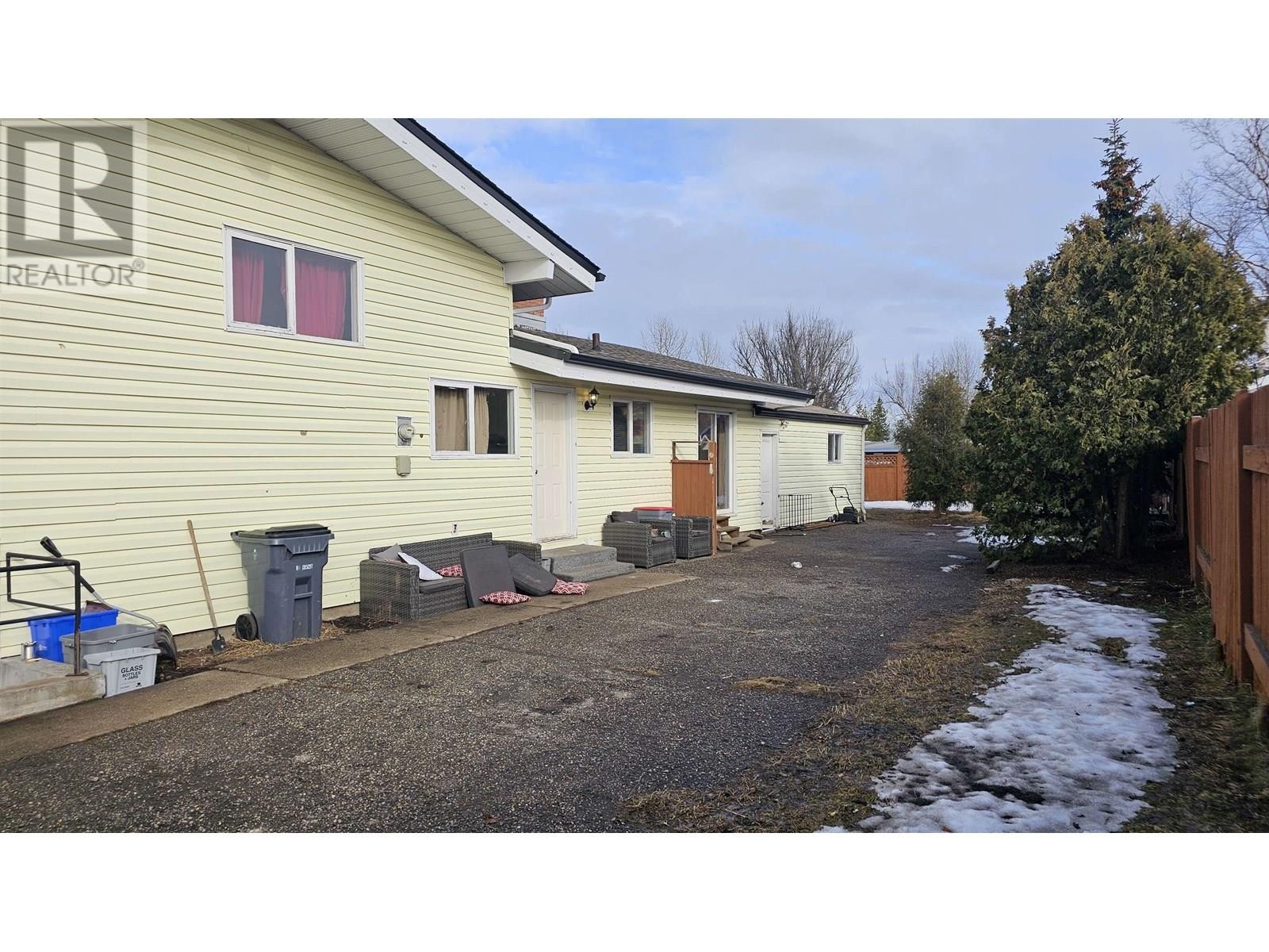 












1207 GARVIN STREET

,
Prince George,




British Columbia
V2M3Y9

