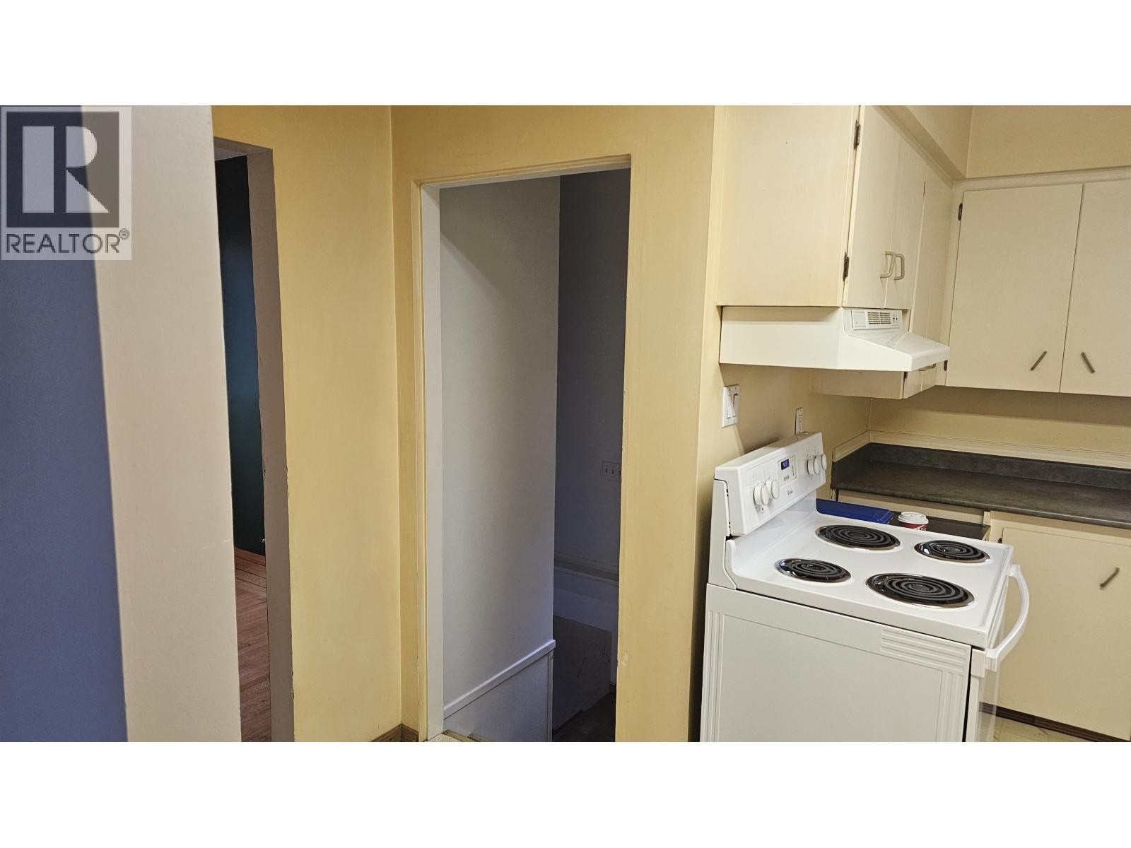 












3962 4TH AVENUE

,
Prince George,




British Columbia
V1M1J4

