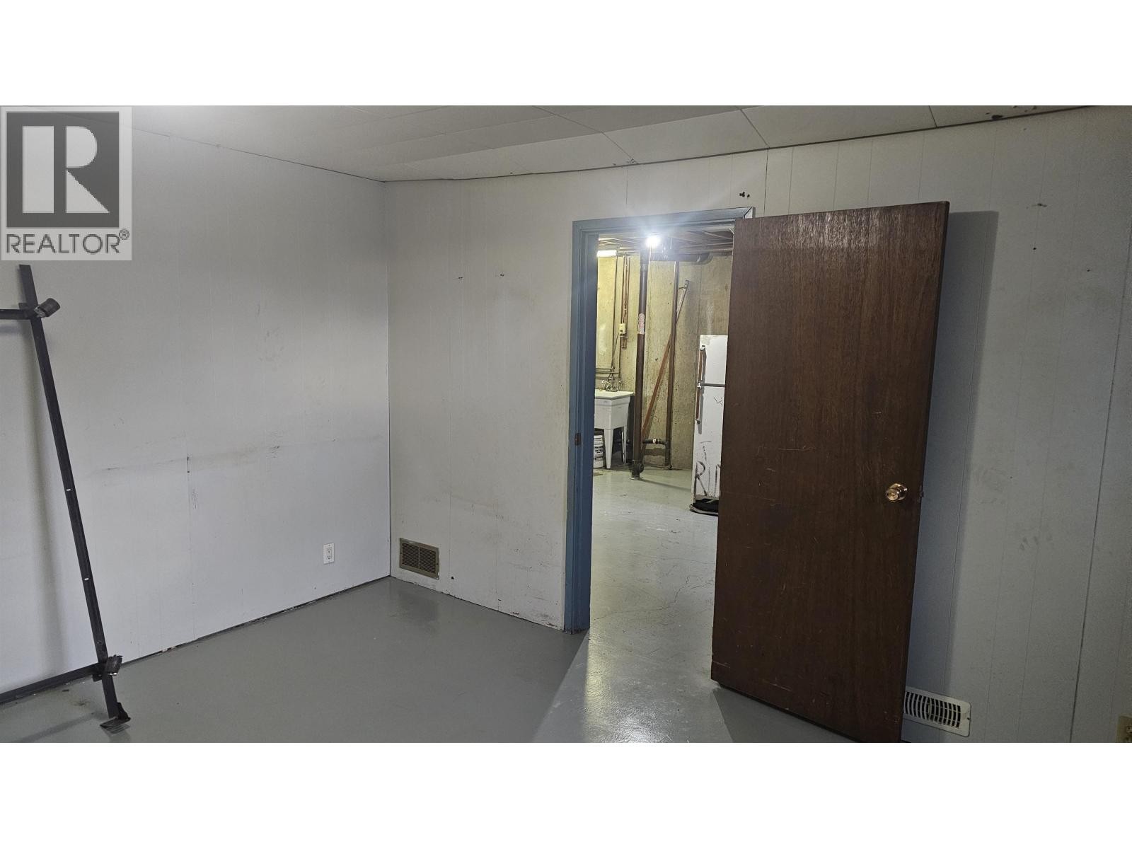 












3962 4TH AVENUE

,
Prince George,




British Columbia
V1M1J4

