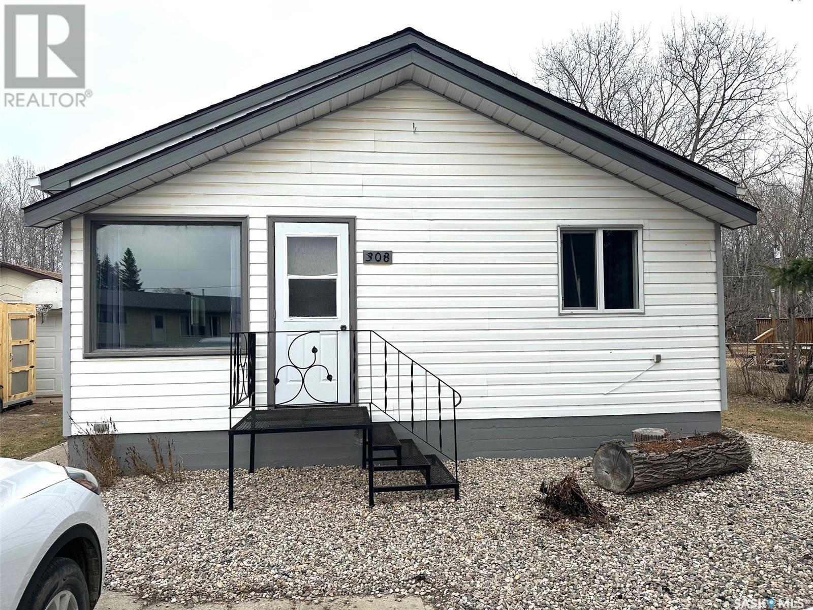 












308 Albert STREET

,
Hudson Bay,




Saskatchewan
S0E0Y0

