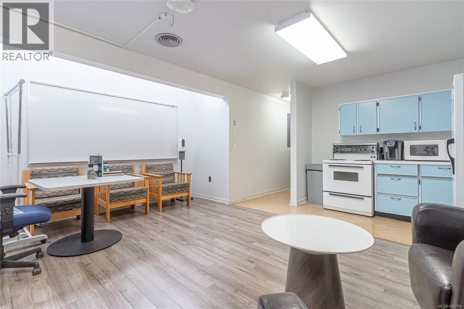 












5265 Boal Rd

,
Duncan,




British Columbia
V9L6W3

