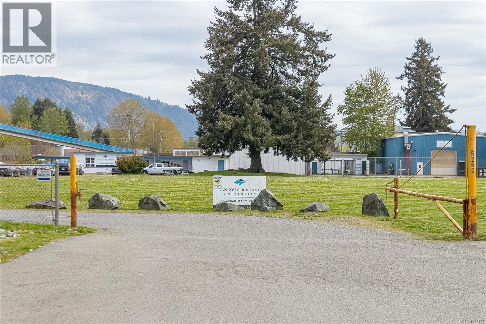 












5265 Boal Rd

,
Duncan,




British Columbia
V9L6W3

