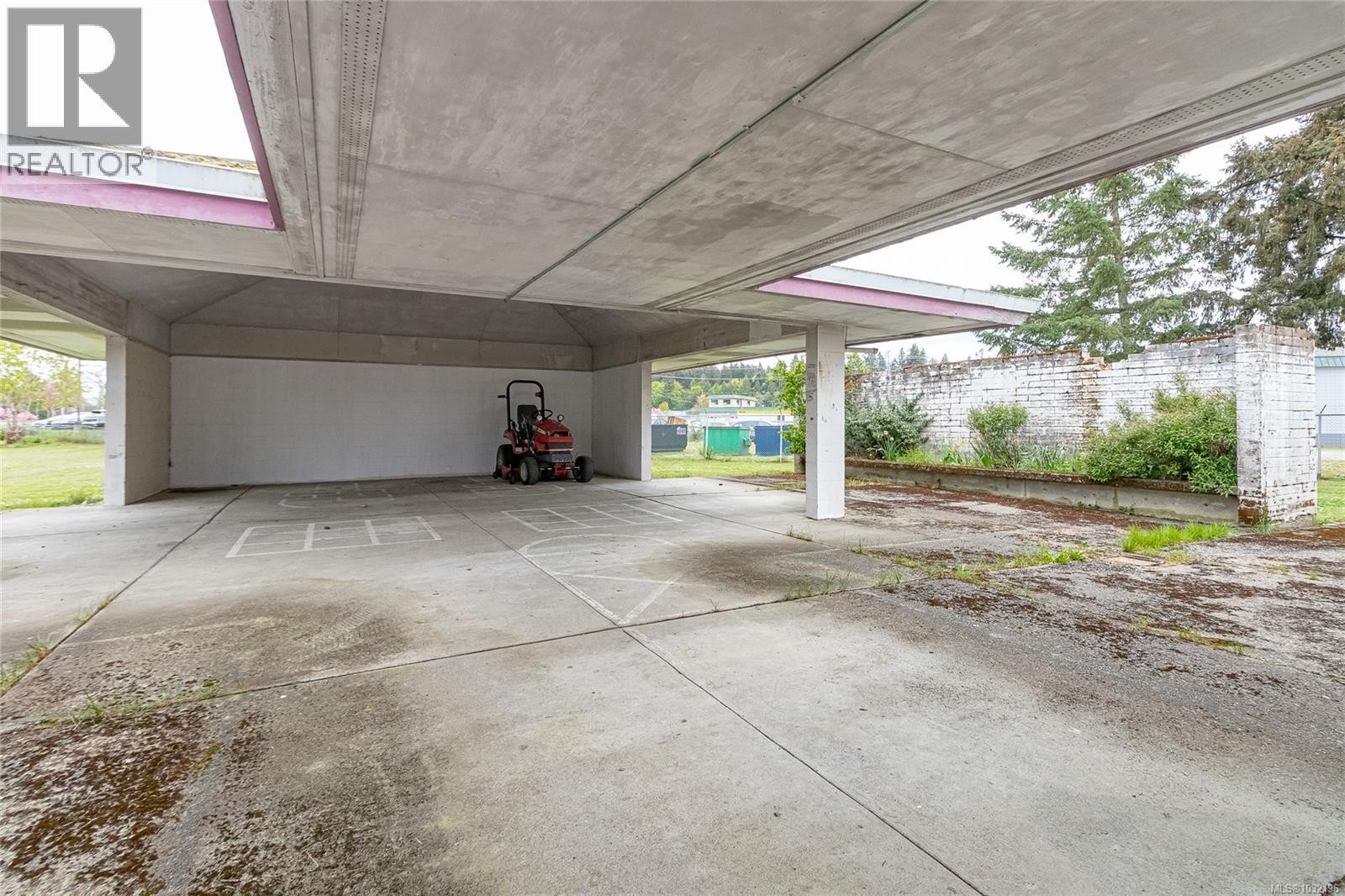 












5265 Boal Rd

,
Duncan,




British Columbia
V9L6W3

