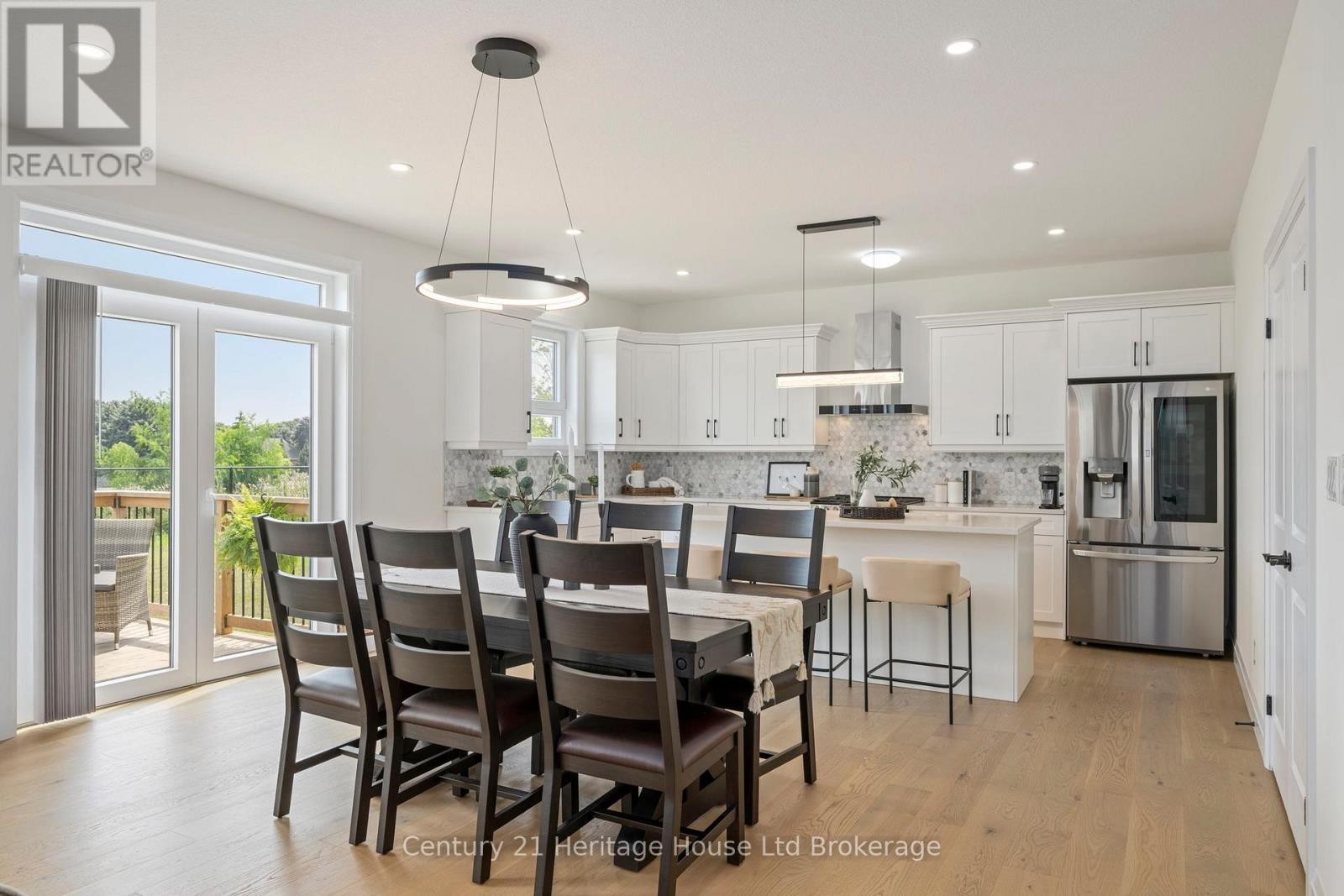 












2363 BAKERVILLA STREET

,
London South (South V),




Ontario
N6P0H4

