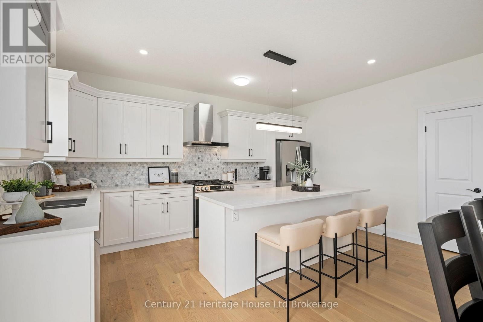 












2363 BAKERVILLA STREET

,
London South (South V),




Ontario
N6P0H4

