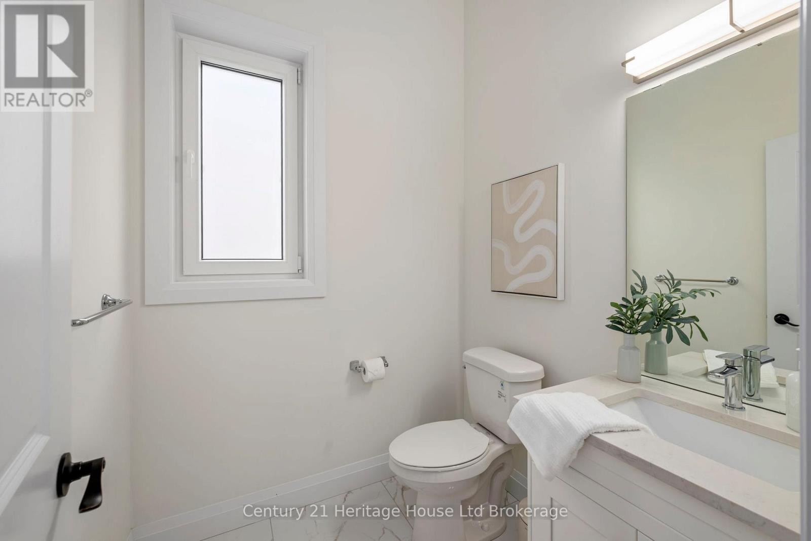 












2363 BAKERVILLA STREET

,
London South (South V),




Ontario
N6P0H4

