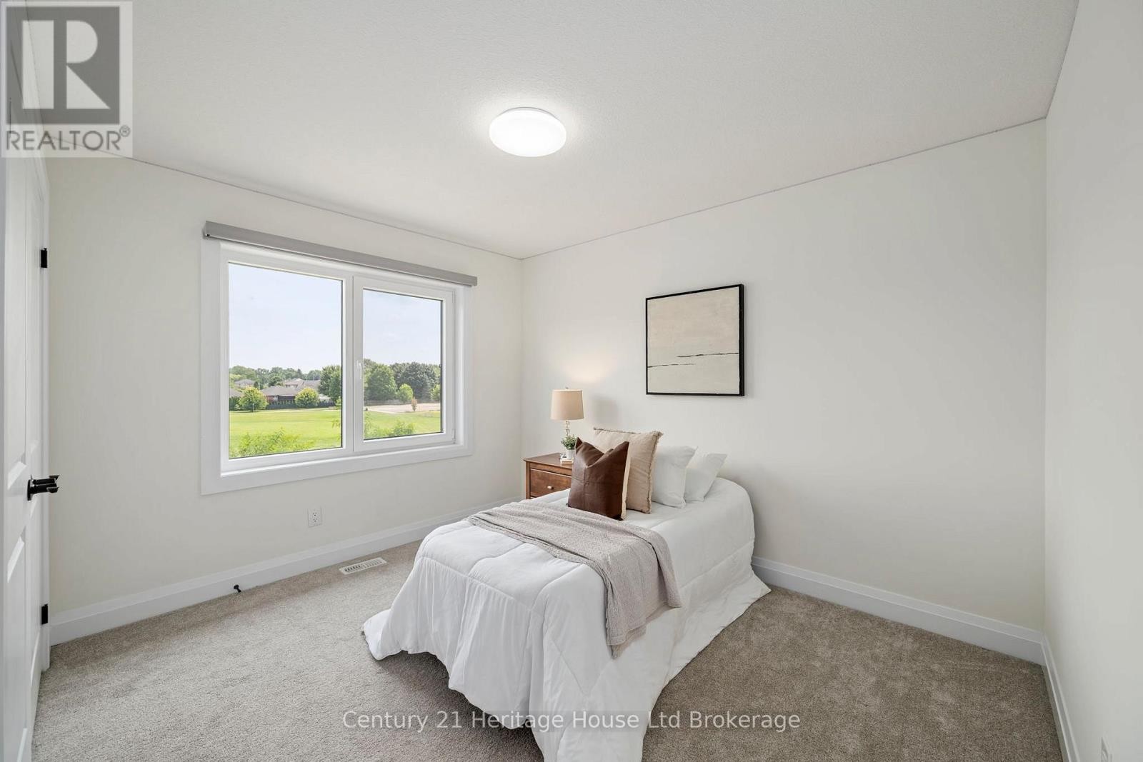 












2363 BAKERVILLA STREET

,
London South (South V),




Ontario
N6P0H4

